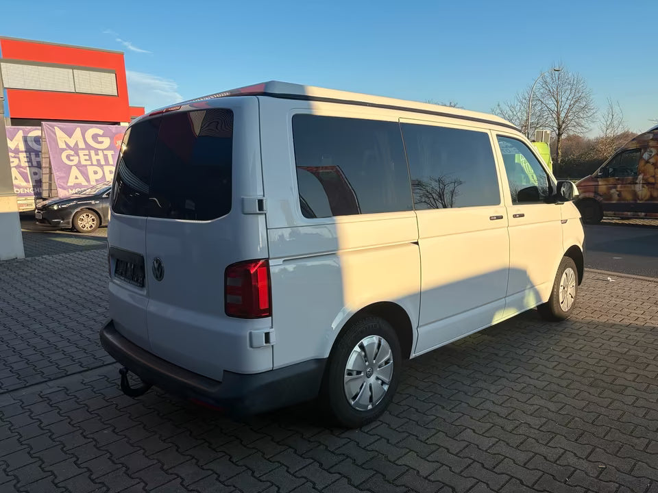 Volkswagen T6 Camper 2.0 TDI 114PS unfallfrei | Wohnmobil mit Hubdach Schlafdach, PDC, Anhängerkupplung, Rückfahrkamera | Campervan Umbau 5 Sitzer VW