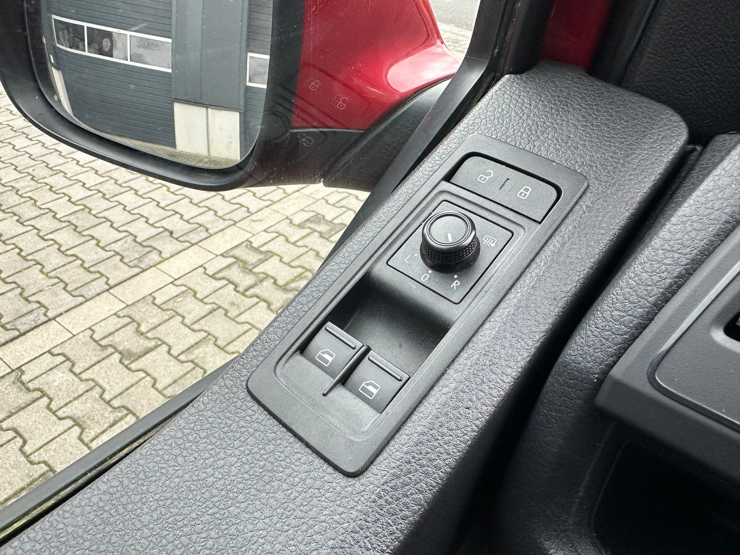 Volkswagen T6 Camper 2.0 TDI 102PS unfallfrei | Wohnmobil mit PDC, Navi, Rückfahrkamera | Campervan Umbau 4 Sitzer Leder