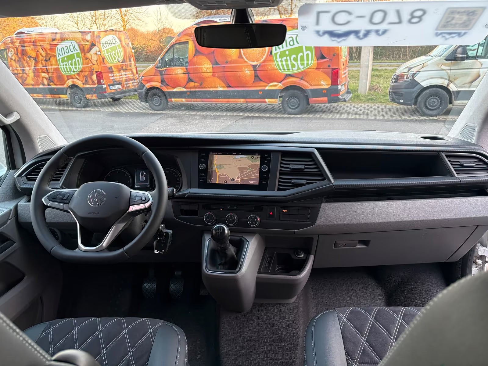 Volkswagen T6.1 Camper mit Schlafdach 2.0 TDI, 110 PS | VW Bulli Wohmobil Campervan fertiggestellt – sofort verfügbar | KM-Stand: 151.000 km, EZ: 04.2021, Weiß