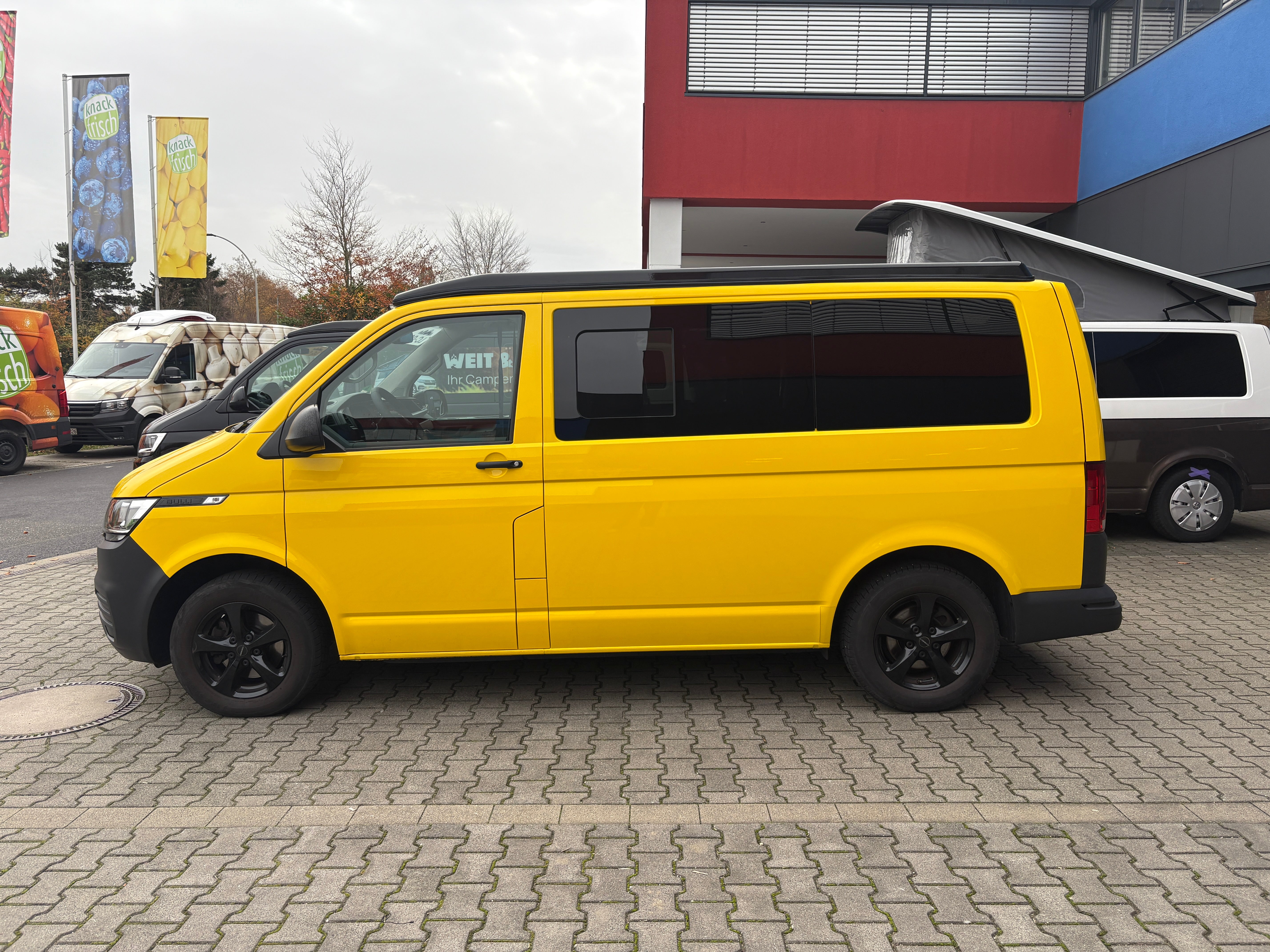 Volkswagen T6.1 Camper 2.0 TDI 110PS unfallfrei | Wohnmobil mit Hubdach Schlafdach, PDC, Anhängerkupplung, Rückfahrkamera | Campervan Umbau 5 Sitzer VW