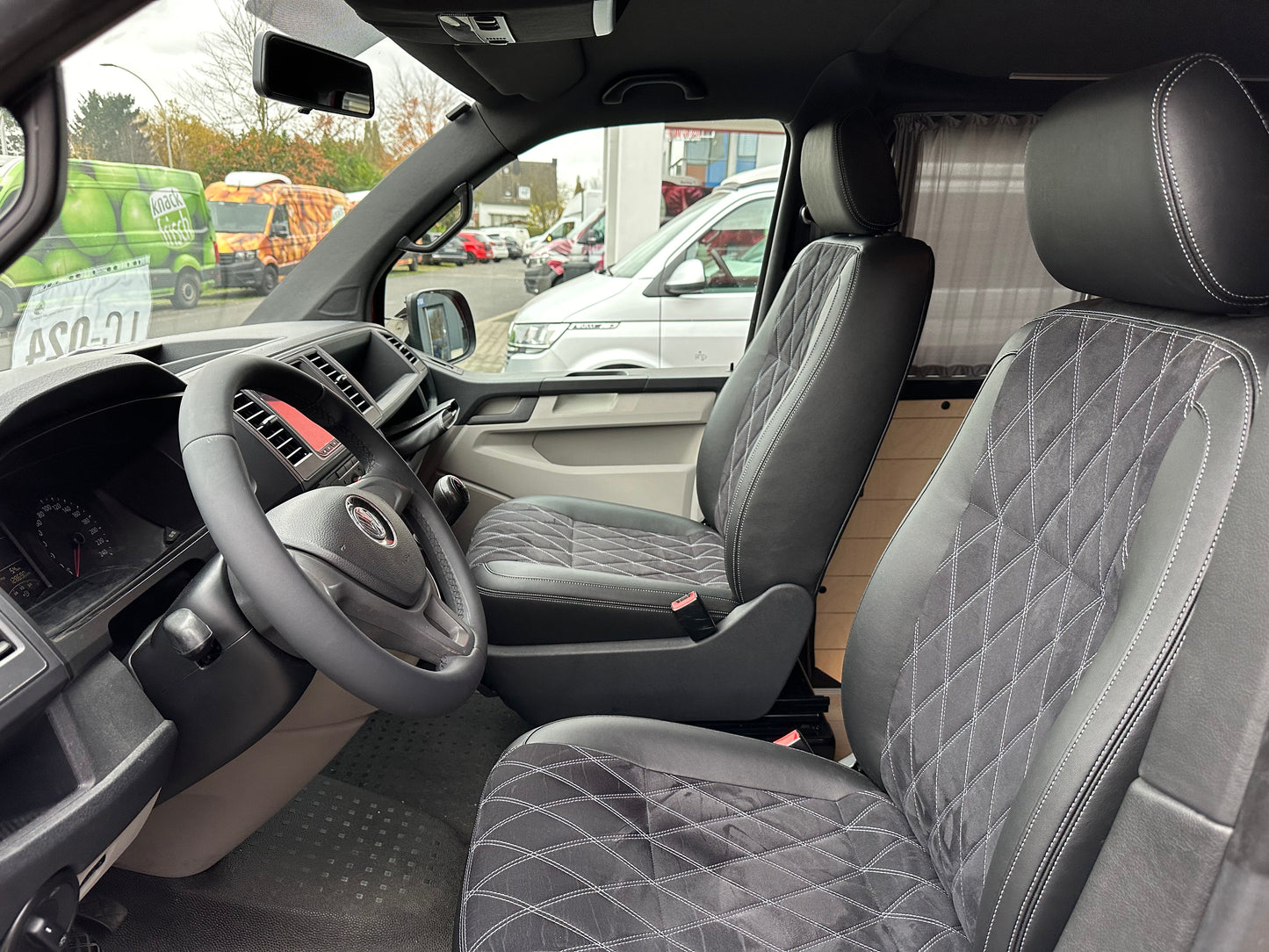 Volkswagen T6 Camper 2.0 TDI 102PS unfallfrei | Wohnmobil mit PDC, Navi, Rückfahrkamera | Campervan Umbau 4 Sitzer Leder