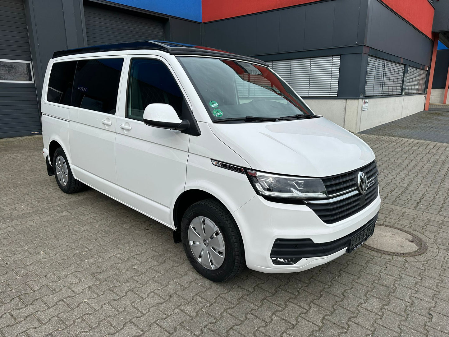 Volkswagen T6.1 Camper 2.0 TDI 150PS unfallfrei | Wohnmobil mit Hubdach Schlafdach, PDC, Navi, Rückfahrkamera | Campervan Umbau 5 Sitzer