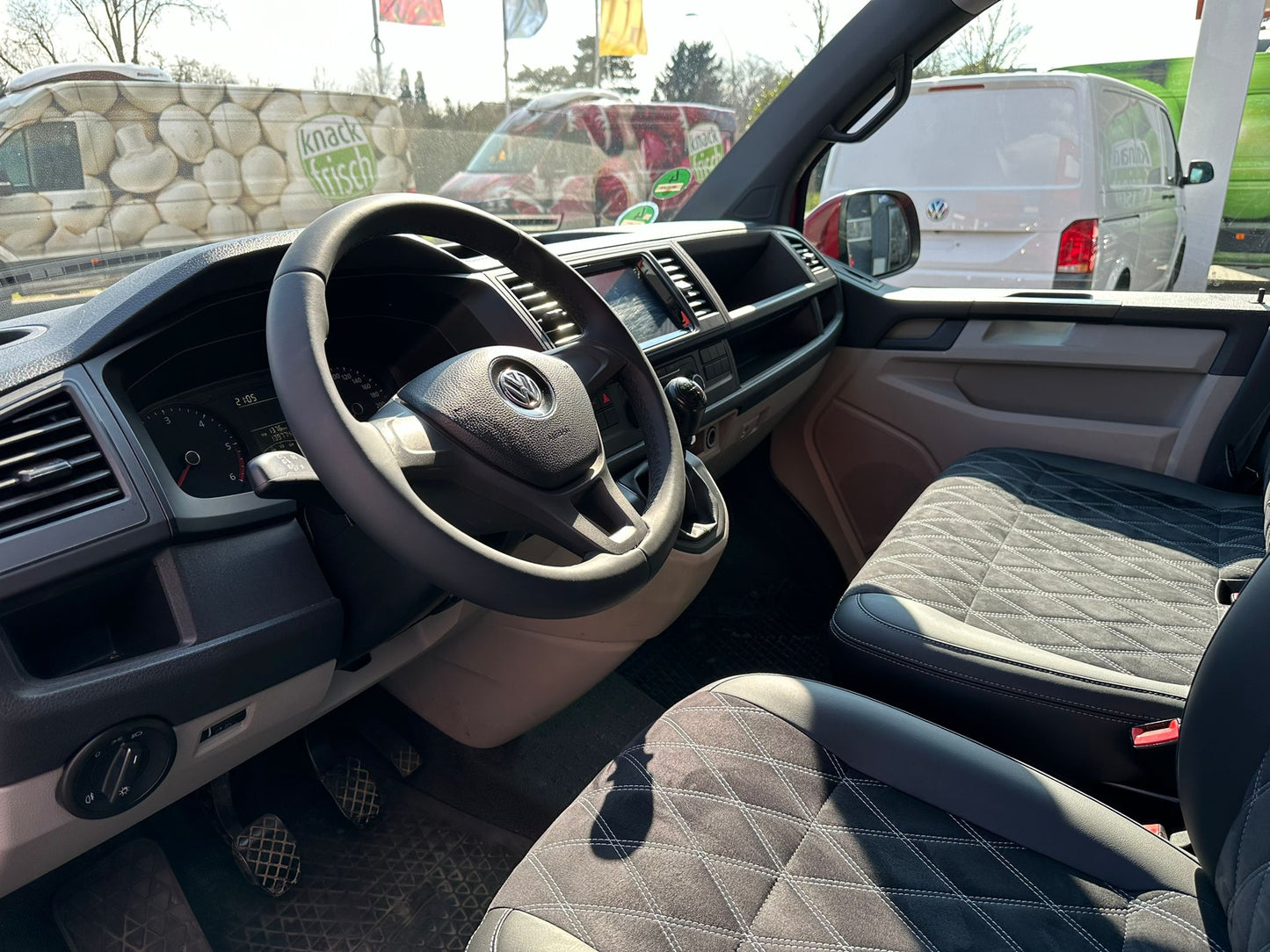Volkswagen T6 Camper 2.0 TDI 102PS unfallfrei | Wohnmobil, PDC, Navi, Rückfahrkamera | Campervan Umbau 5 Sitzer