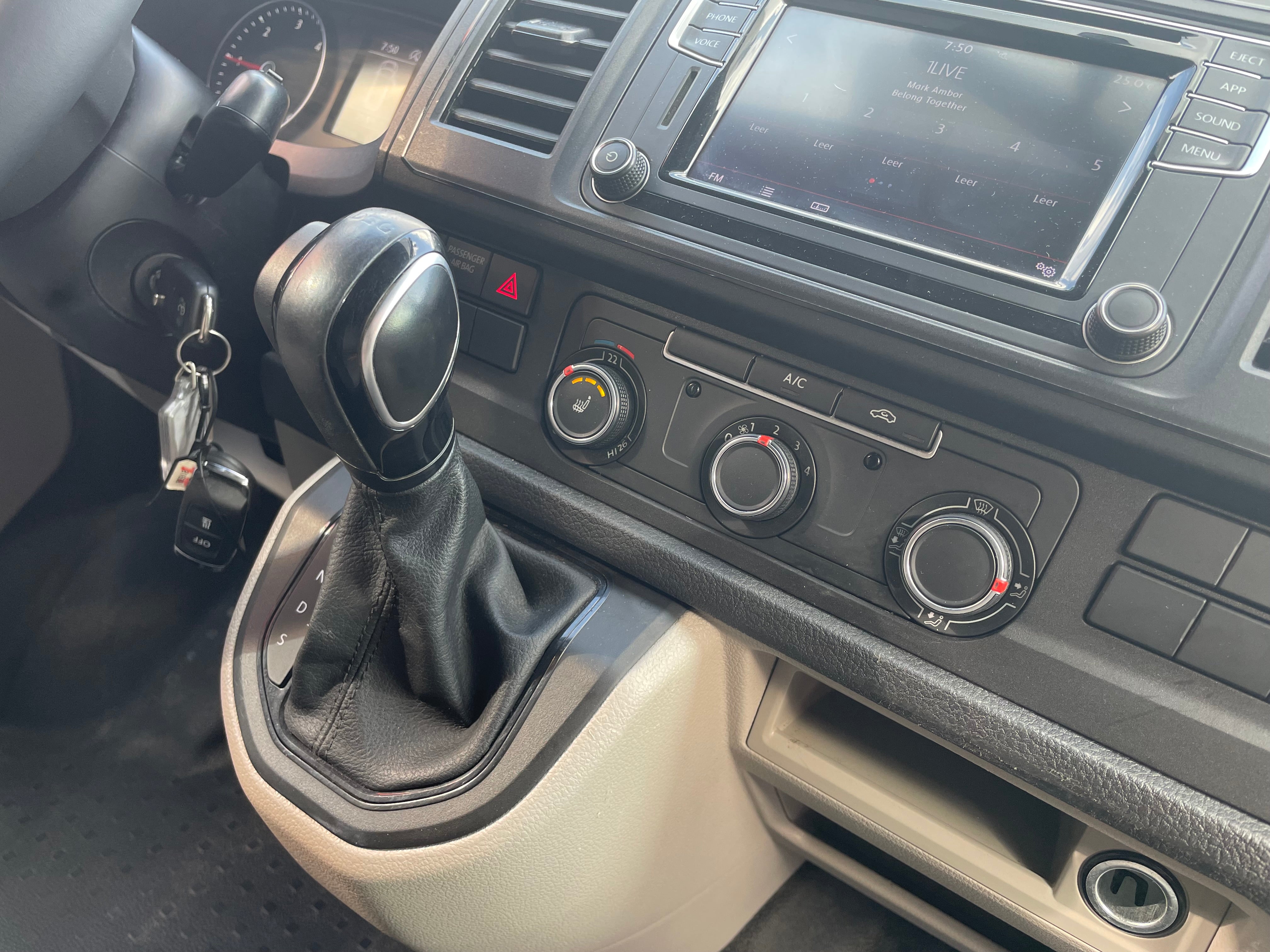 Volkswagen T6 Camper DSG 2.0 TDI 150PS unfallfrei | Wohnmobil mit Original VW Standheizung, PDC, Navi | Campervan Umbau 5 Sitzer
