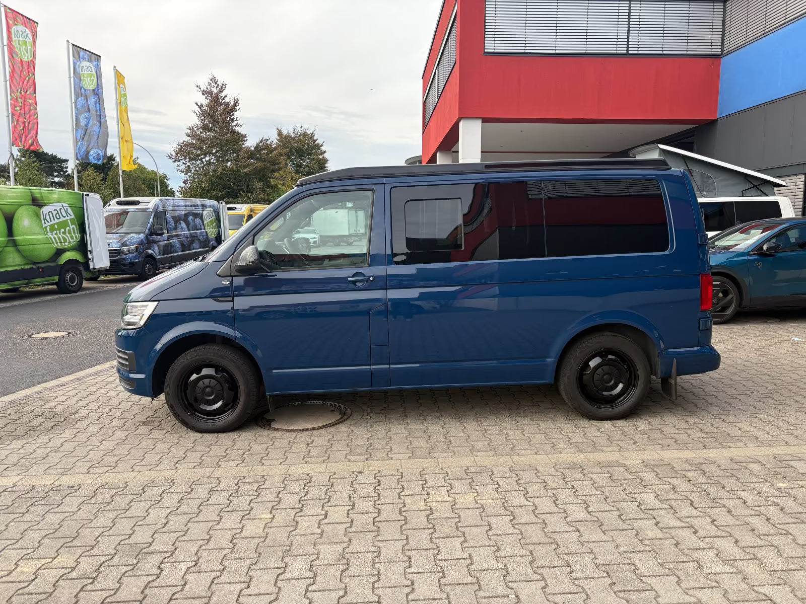 Volkswagen T6 Camper 2.0 TDI DSG Automatik 150PS unfallfrei | Wohnmobil mit Hubdach Schlafdach Standheizung, Rückfahrkamera mit PDC | Campervan Umbau 5 Sitzer | VW Bulli