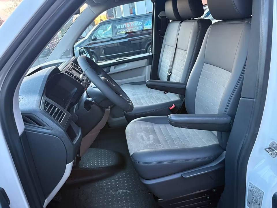 Volkswagen T6 Camper 2.0 TDI 114PS unfallfrei | Wohnmobil mit Hubdach Schlafdach, PDC, Anhängerkupplung, Rückfahrkamera | Campervan Umbau 5 Sitzer VW