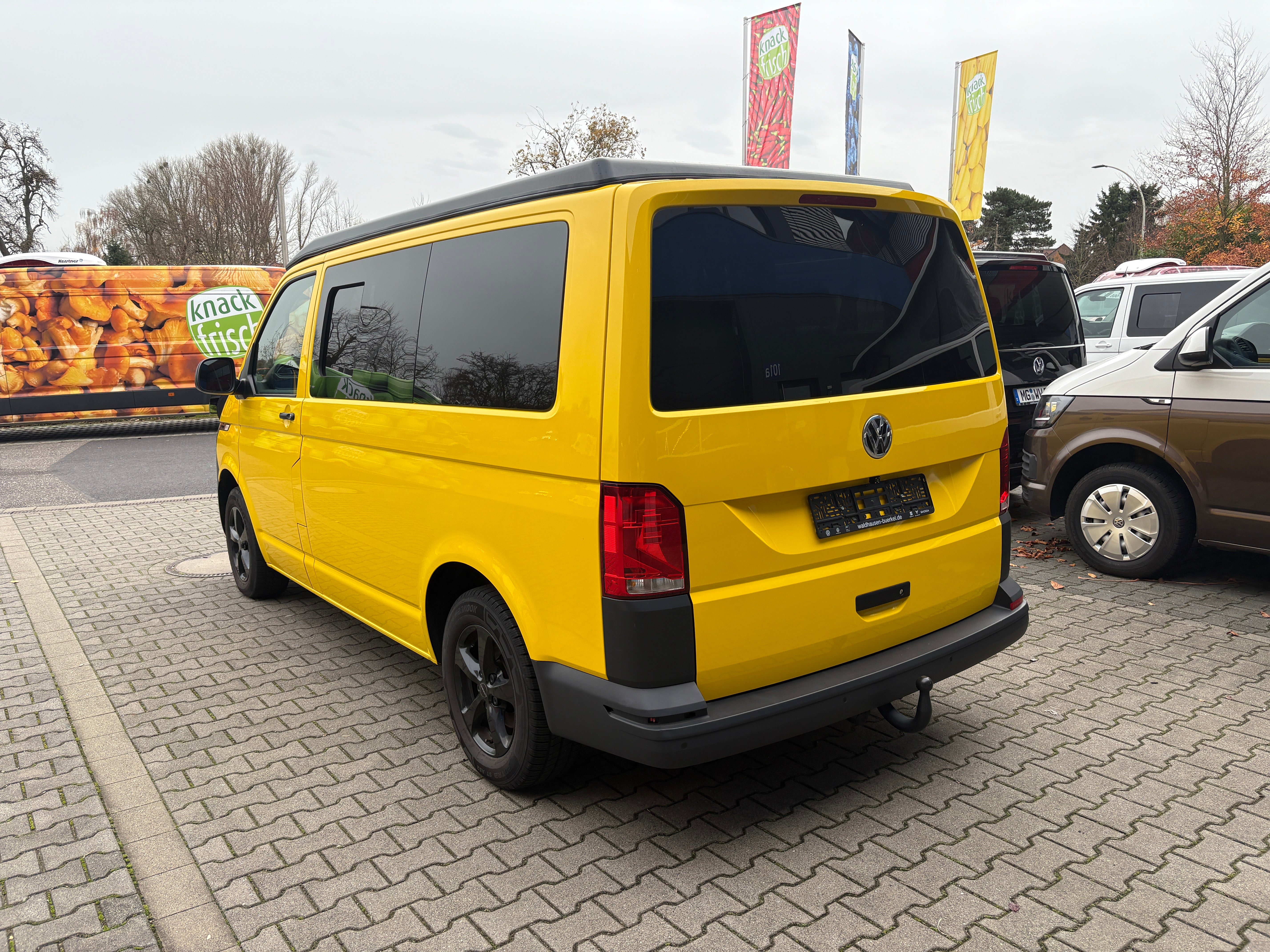 Volkswagen T6.1 Camper 2.0 TDI 110PS unfallfrei | Wohnmobil mit Hubdach Schlafdach, PDC, Anhängerkupplung, Rückfahrkamera | Campervan Umbau 5 Sitzer VW