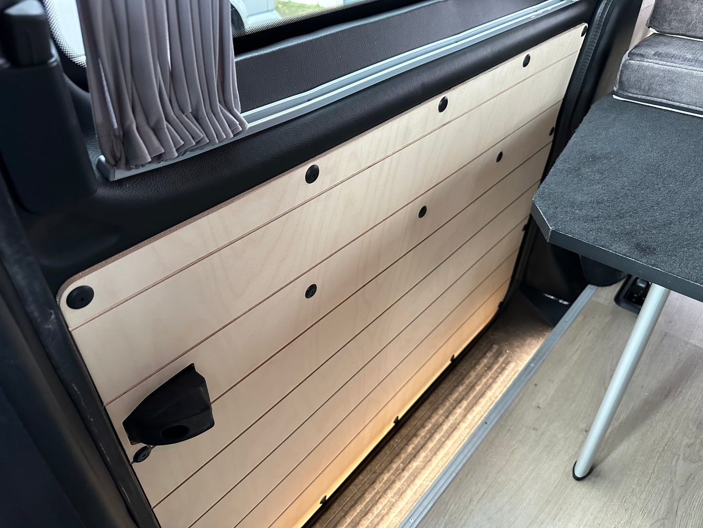 Volkswagen T6 Camper 2.0 TDI 102PS unfallfrei | Wohnmobil mit PDC, Navi, Rückfahrkamera | Campervan Umbau 4 Sitzer Leder