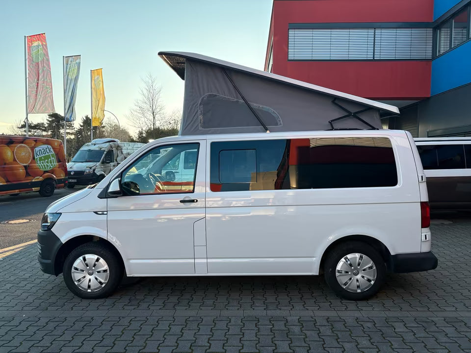 Volkswagen T6 Camper 2.0 TDI 114PS unfallfrei | Wohnmobil mit Hubdach Schlafdach, PDC, Anhängerkupplung, Rückfahrkamera | Campervan Umbau 5 Sitzer VW