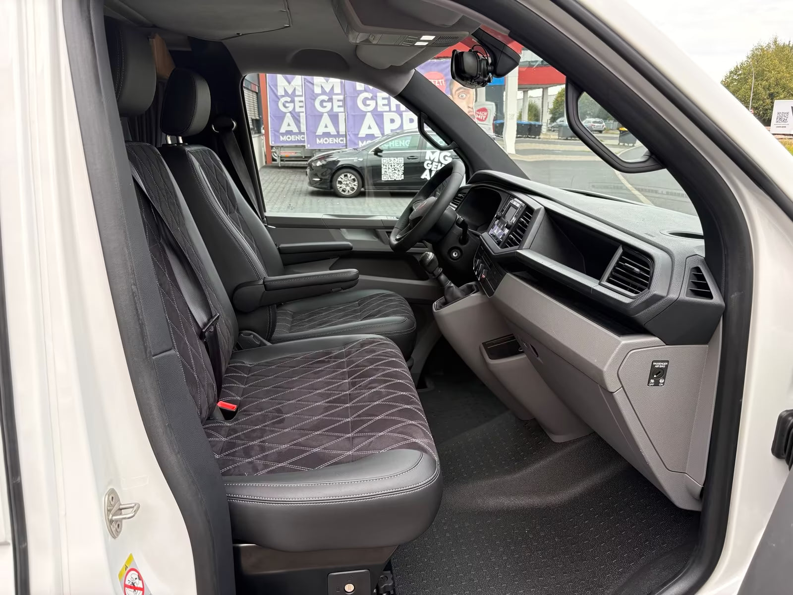 Volkswagen T6.1 Camper 2.0 TDI 150PS unfallfrei | Wohnmobil mit Hubdach Schlafdach, PDC, Rückfahrkamera | Campervan Umbau 5 Sitzer | VW