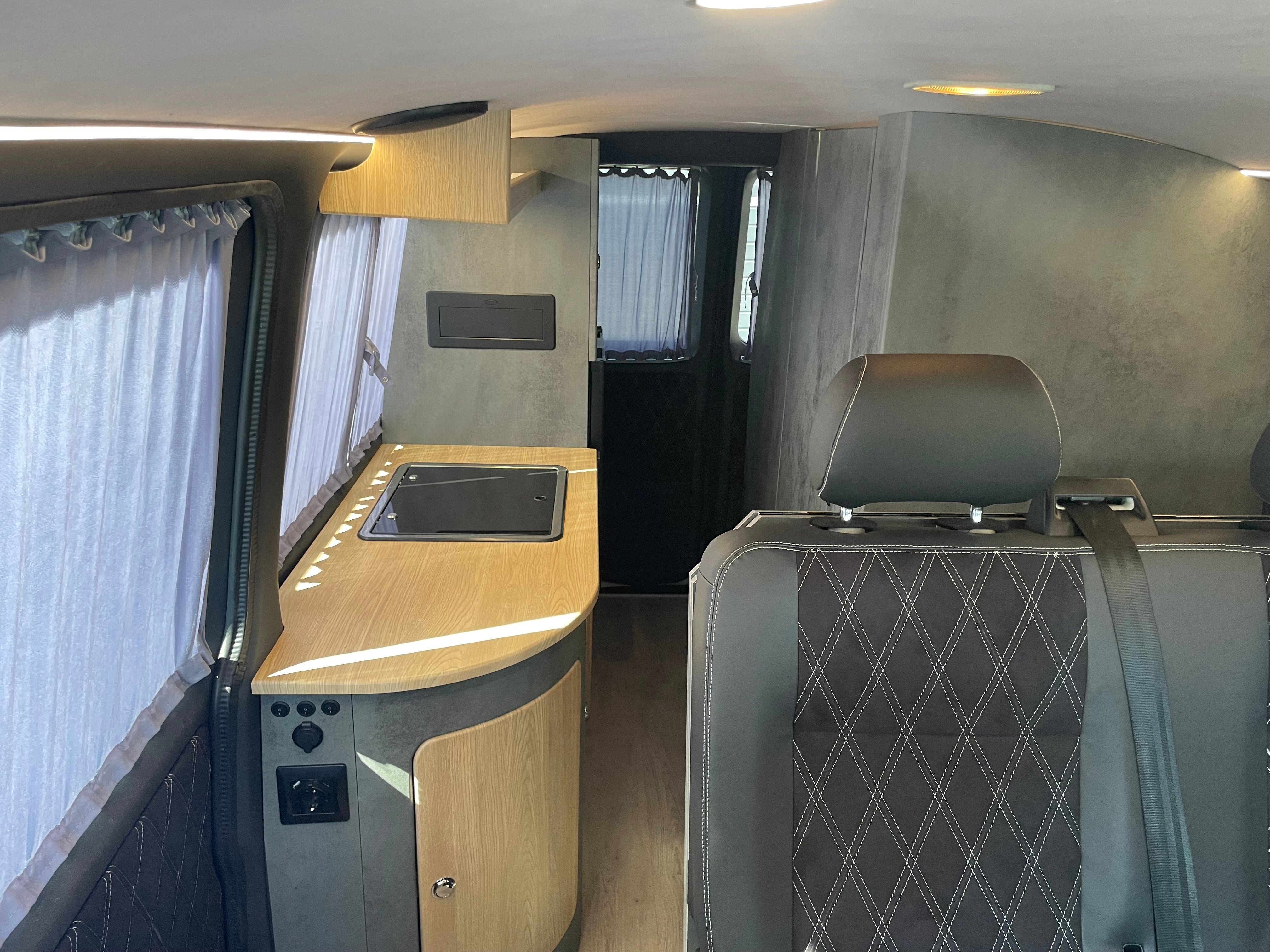 Volkswagen T6 Camper mit Toilette 2.0 TDI 150PS unfallfrei | Wohnmobil, PDC, Navi, Rückfahrkamera | Campervan Umbau 4 Sitzer