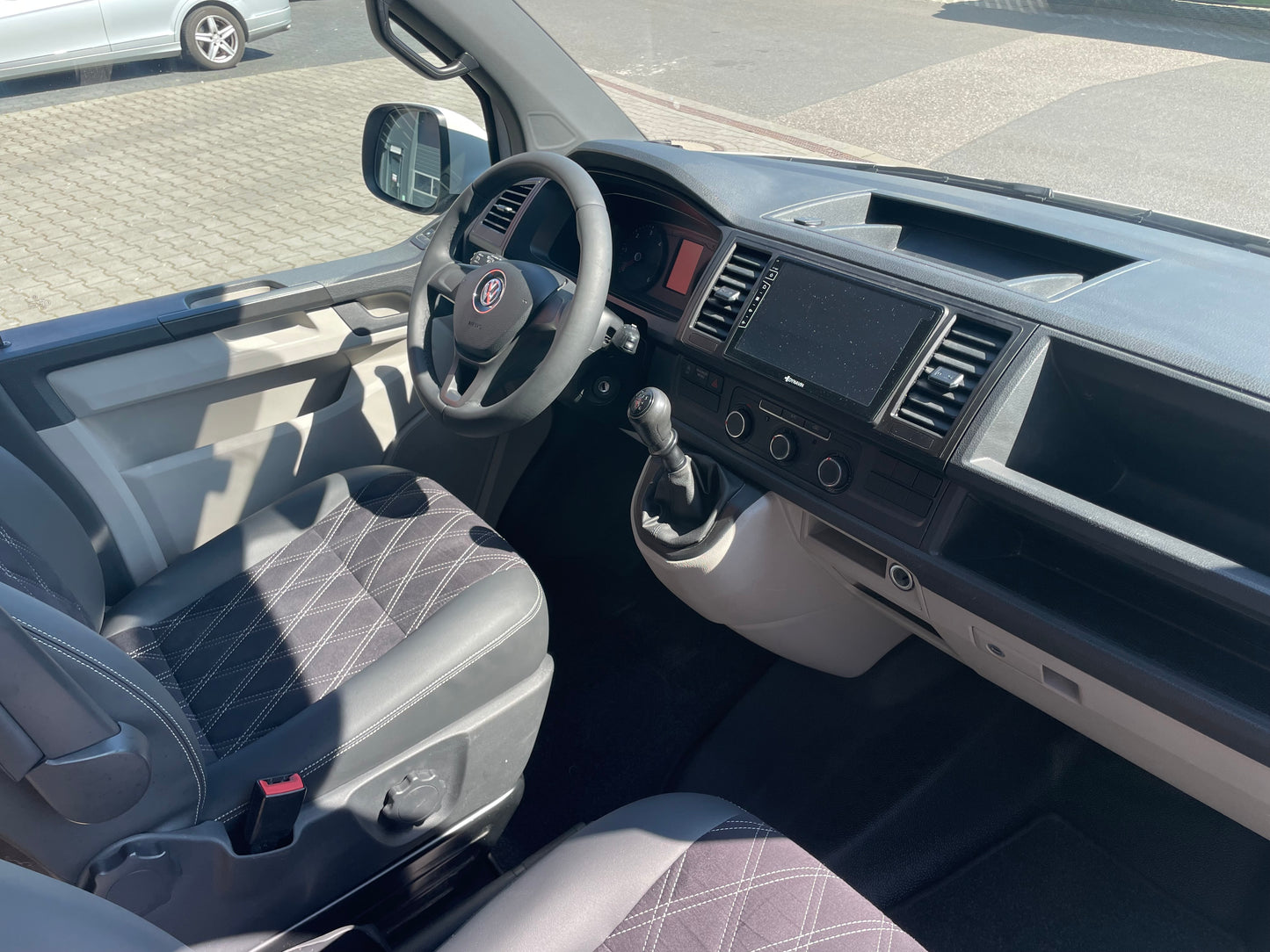 Volkswagen T6 Camper mit Toilette 2.0 TDI 150PS unfallfrei | Wohnmobil, PDC, Navi, Rückfahrkamera | Campervan Umbau 4 Sitzer