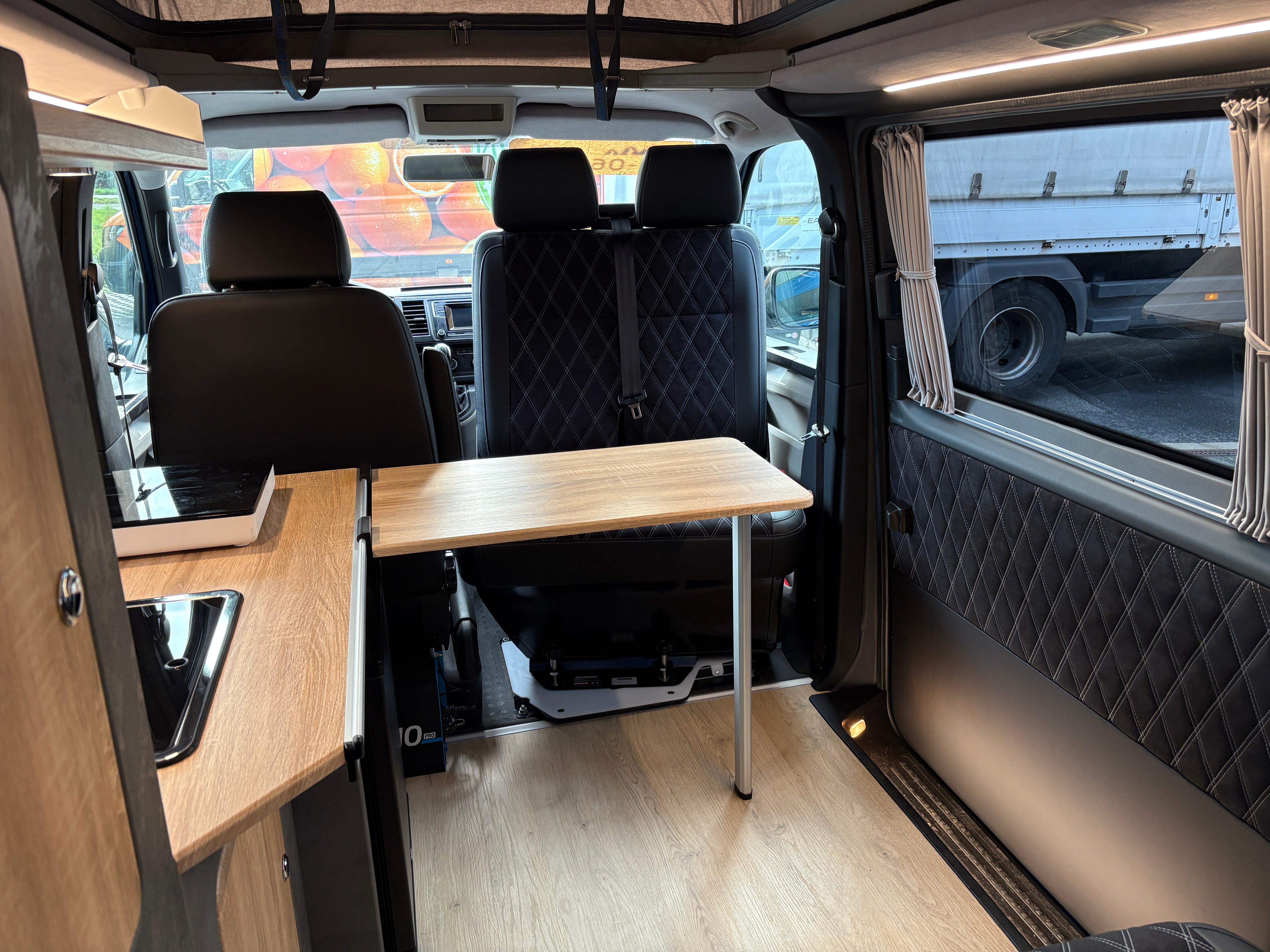 Volkswagen T6 Camper 2.0 TDI DSG Automatik 150PS unfallfrei | Wohnmobil mit Hubdach Schlafdach Standheizung, Rückfahrkamera mit PDC | Campervan Umbau 5 Sitzer | VW Bulli