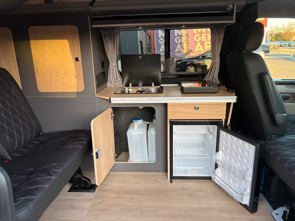 Volkswagen T6 Camper 2.0 TDI 114PS unfallfrei | Wohnmobil mit Hubdach Schlafdach, PDC, Anhängerkupplung, Rückfahrkamera | Campervan Umbau 5 Sitzer VW