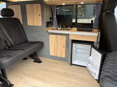 Volkswagen T6.1 Camper 2.0 TDI 150PS 6-Gang unfallfrei | Wohnmobil mit Hubdach Schlafdach, PDC, Anhängerkupplung, Rückfahrkamera | Campervan Umbau 4 Sitzer VW