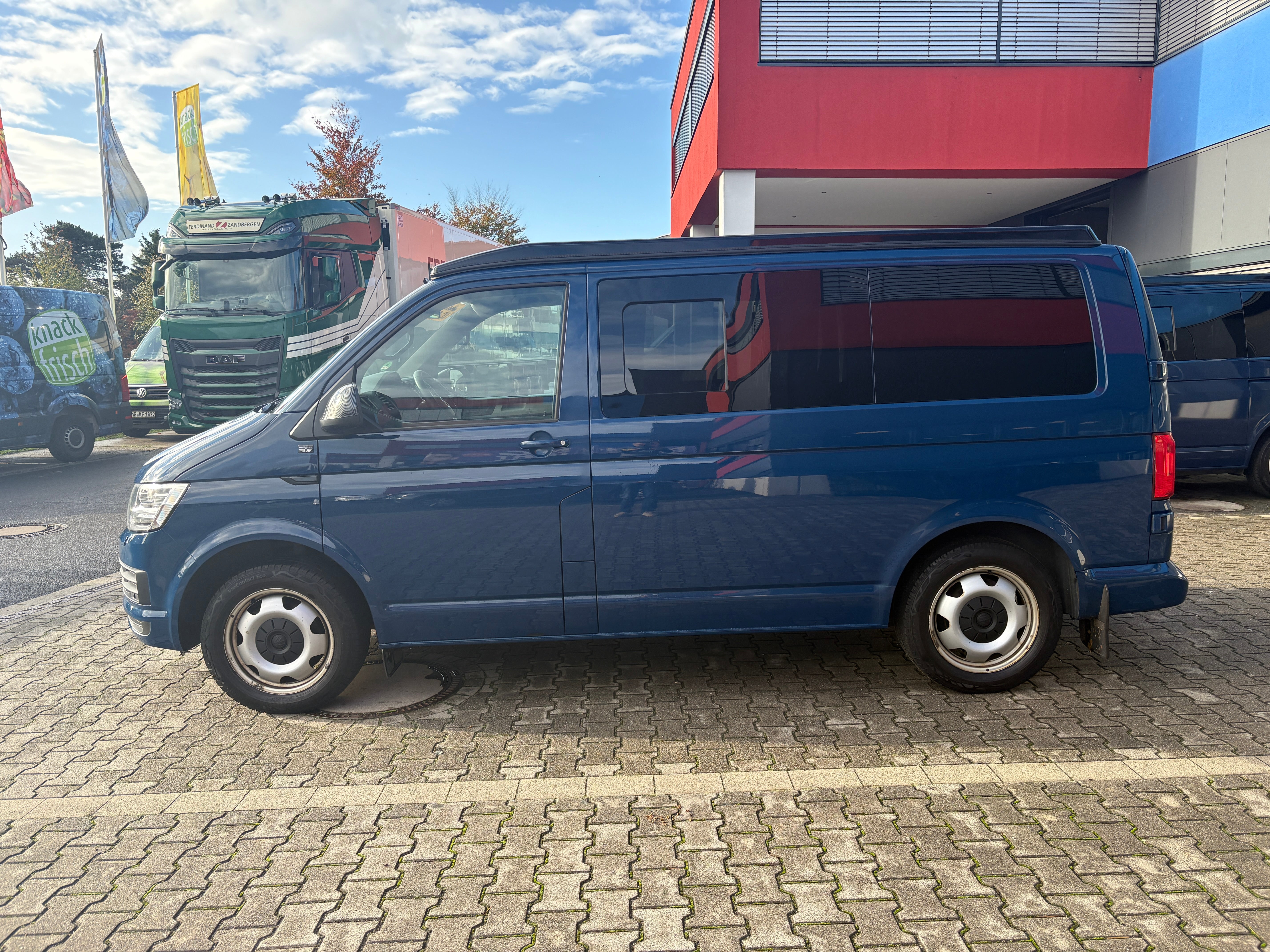 Volkswagen T6 Camper 2.0 TDI DSG Automatik 150PS unfallfrei | Wohnmobil mit Hubdach Schlafdach Standheizung, Rückfahrkamera mit PDC | Campervan Umbau 5 Sitzer | VW Bulli