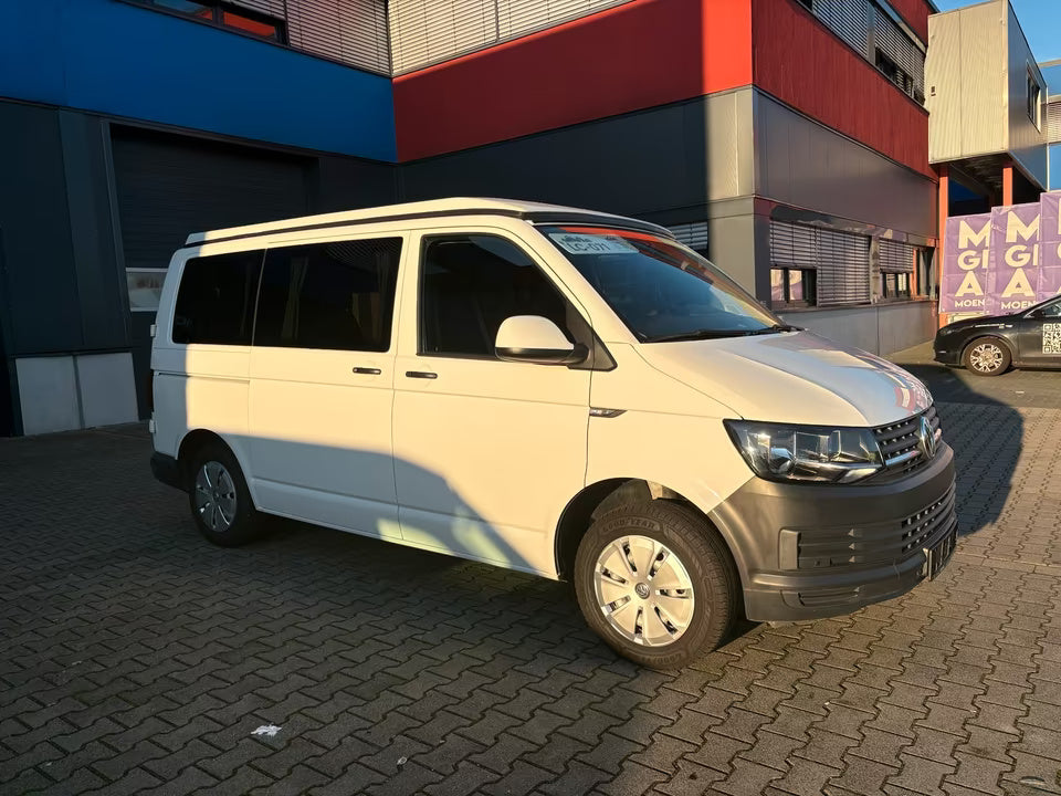 Volkswagen T6 Camper 2.0 TDI 114PS unfallfrei | Wohnmobil mit Hubdach Schlafdach, PDC, Anhängerkupplung, Rückfahrkamera | Campervan Umbau 5 Sitzer VW