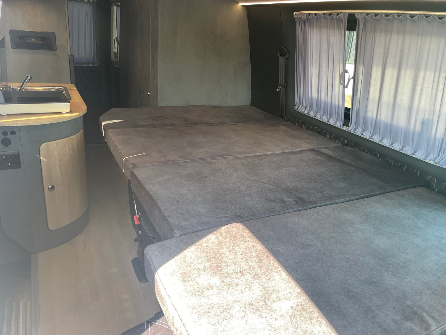 Volkswagen T6 Camper mit Toilette 2.0 TDI 150PS unfallfrei | Wohnmobil, PDC, Navi, Rückfahrkamera | Campervan Umbau 4 Sitzer