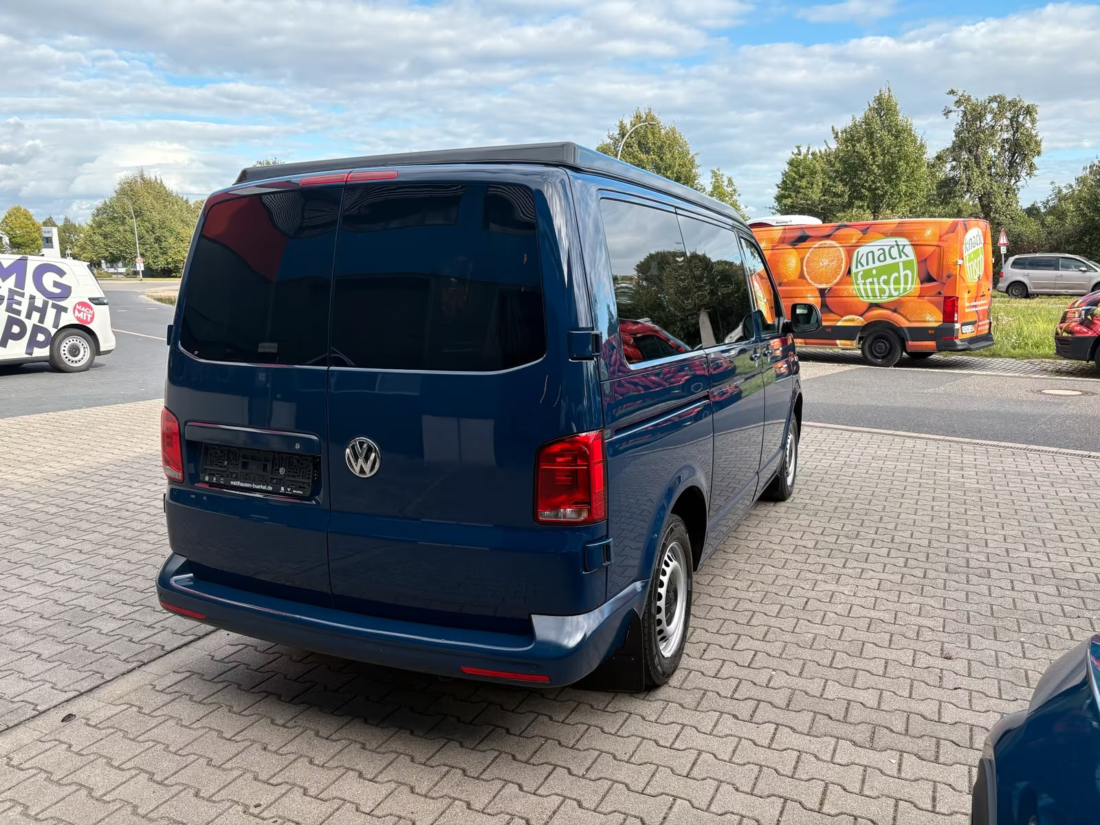 Volkswagen T6.1 Camper 2.0 TDI 110PS unfallfrei | Wohnmobil mit Hubdach Schlafdach, PDC, Navi, Rückfahrkamera | Campervan Umbau 5 Sitzer
