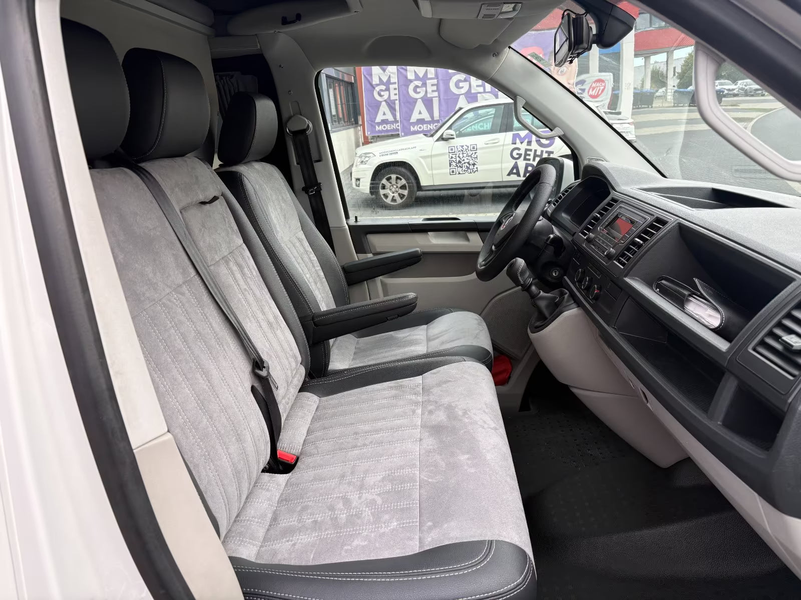 Volkswagen T6 Camper 2.0 TDI 150PS Schaltgetriebe unfallfrei | Wohnmobil mit Hubdach Schlafdach, Rückfahrkamera mit PDC | Campervan Umbau 5 Sitzer | VW Bulli