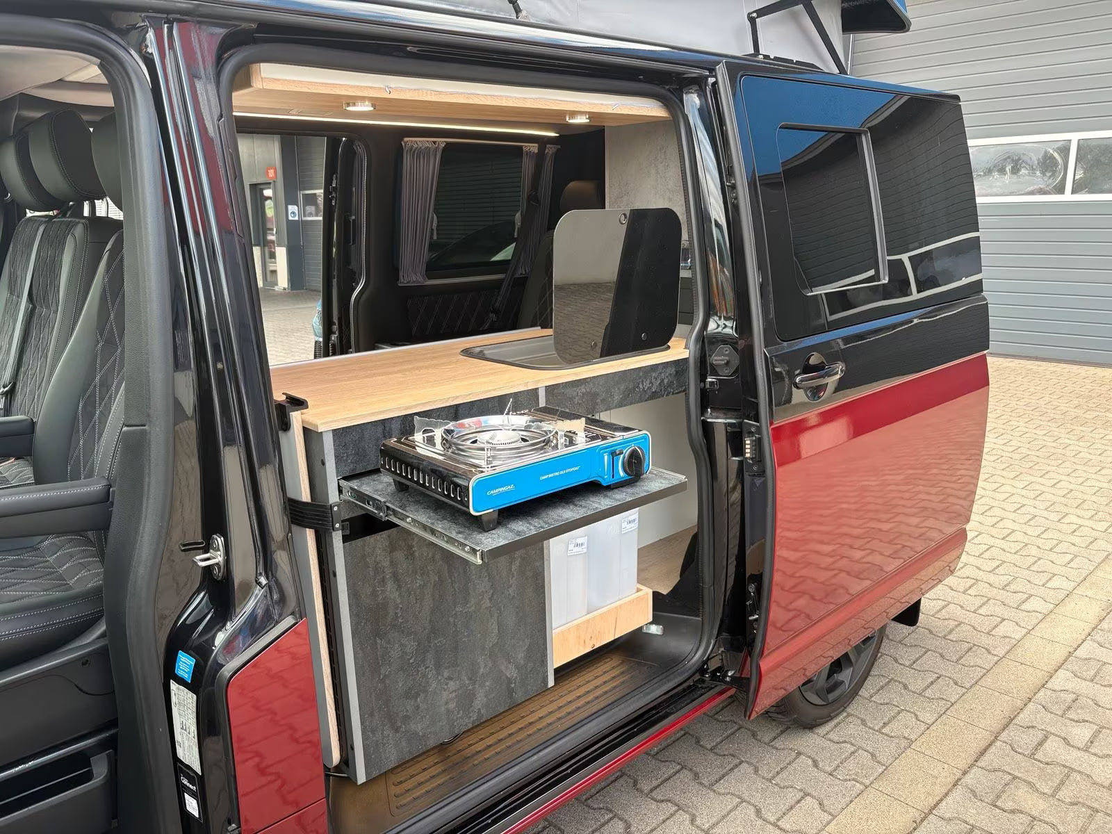 Volkswagen T6.1 Camper 2.0 TDI DSG 150PS unfallfrei | Wohnmobil mit Hubdach Schlafdach, PDC, Navi, Rückfahrkamera | Campervan Umbau 5 Sitzer VW