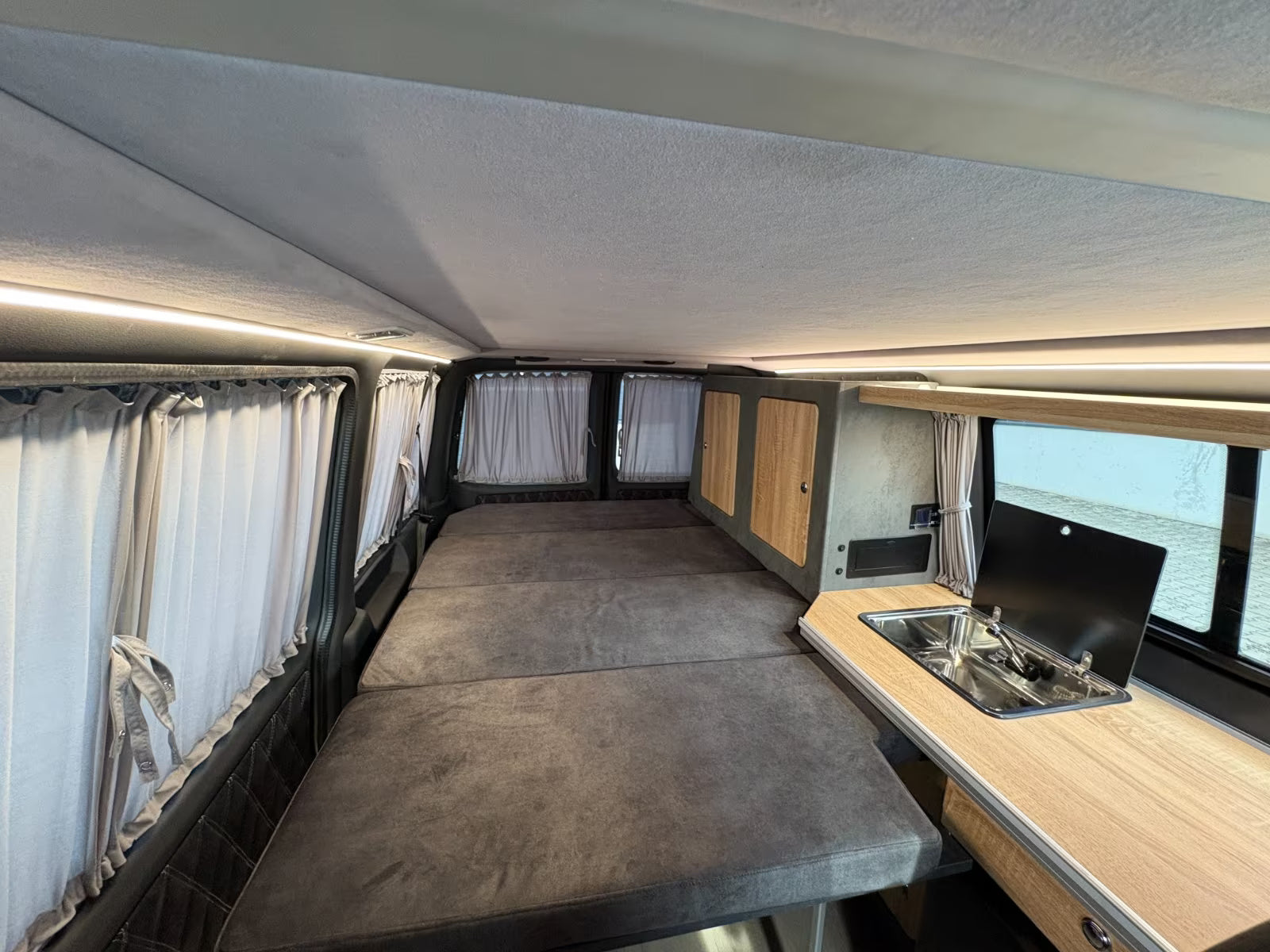 Volkswagen T6 Camper 2.0 TDI DSG Automatik 150PS unfallfrei | Wohnmobil mit Hubdach Schlafdach Standheizung, Rückfahrkamera mit PDC | Campervan Umbau 5 Sitzer | VW Bulli