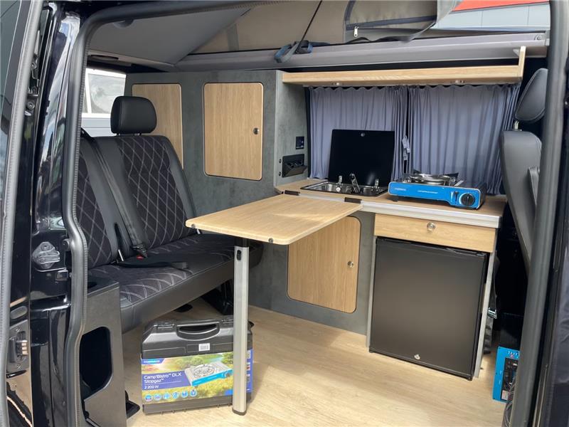 Volkswagen T6.1 Camper 2.0 TDI DSG 150PS unfallfrei | Wohnmobil mit Hubdach Schlafdach, PDC, Navi, Rückfahrkamera | Campervan Umbau 5 Sitzer VW