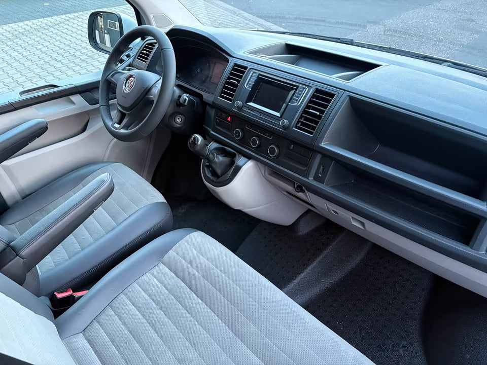 Volkswagen T6 Camper 2.0 TDI 114PS unfallfrei | Wohnmobil mit Hubdach Schlafdach, PDC, Anhängerkupplung, Rückfahrkamera | Campervan Umbau 5 Sitzer VW