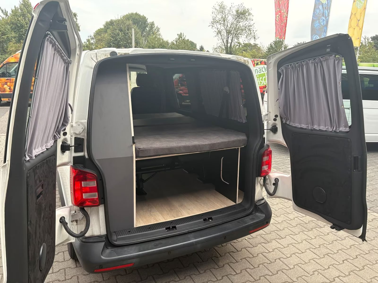 Volkswagen T6 Camper nur 73tkm 2.0 TDI 150PS Schaltgetriebe unfallfrei | Wohnmobil mit PDC, Rückfahrkamera | Campervan Umbau 4 Sitzer | VW
