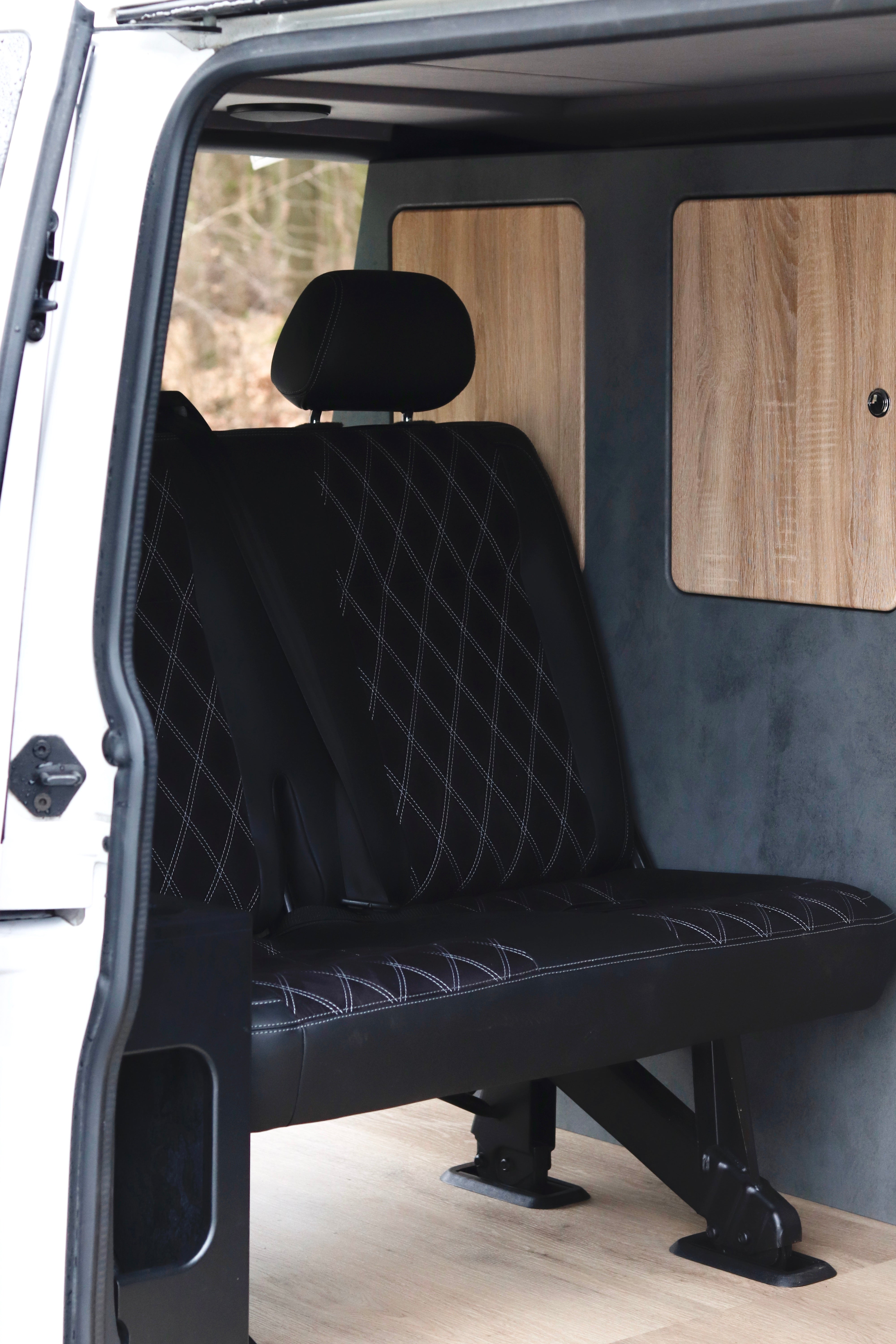 Volkswagen T6.1 Camper 2.0 TDI 150PS unfallfrei | Wohnmobil mit Hubdach Schlafdach, PDC, Anhängerkupplung, Rückfahrkamera | Campervan Umbau 5 Sitzer VW