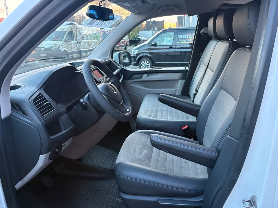 Volkswagen T6 Camper 2.0 TDI 114PS unfallfrei | Wohnmobil mit Hubdach Schlafdach, PDC, Anhängerkupplung, Rückfahrkamera | Campervan Umbau 5 Sitzer VW
