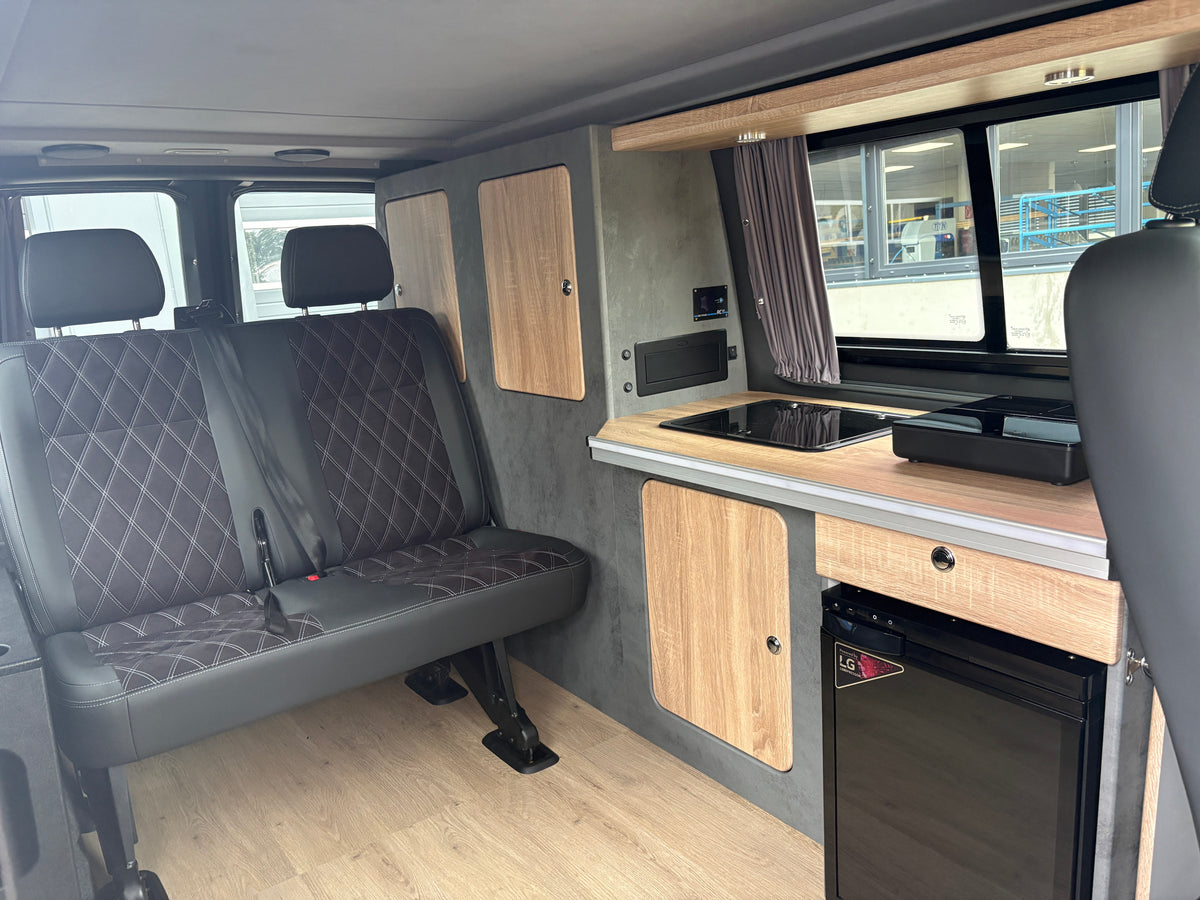 Volkswagen T6.1 Camper mit Aufstelldach, 2.0 TDI, 150 PS / 110KW, DSG | VW Bulli Wohnmobil Campervan Kastenwagen