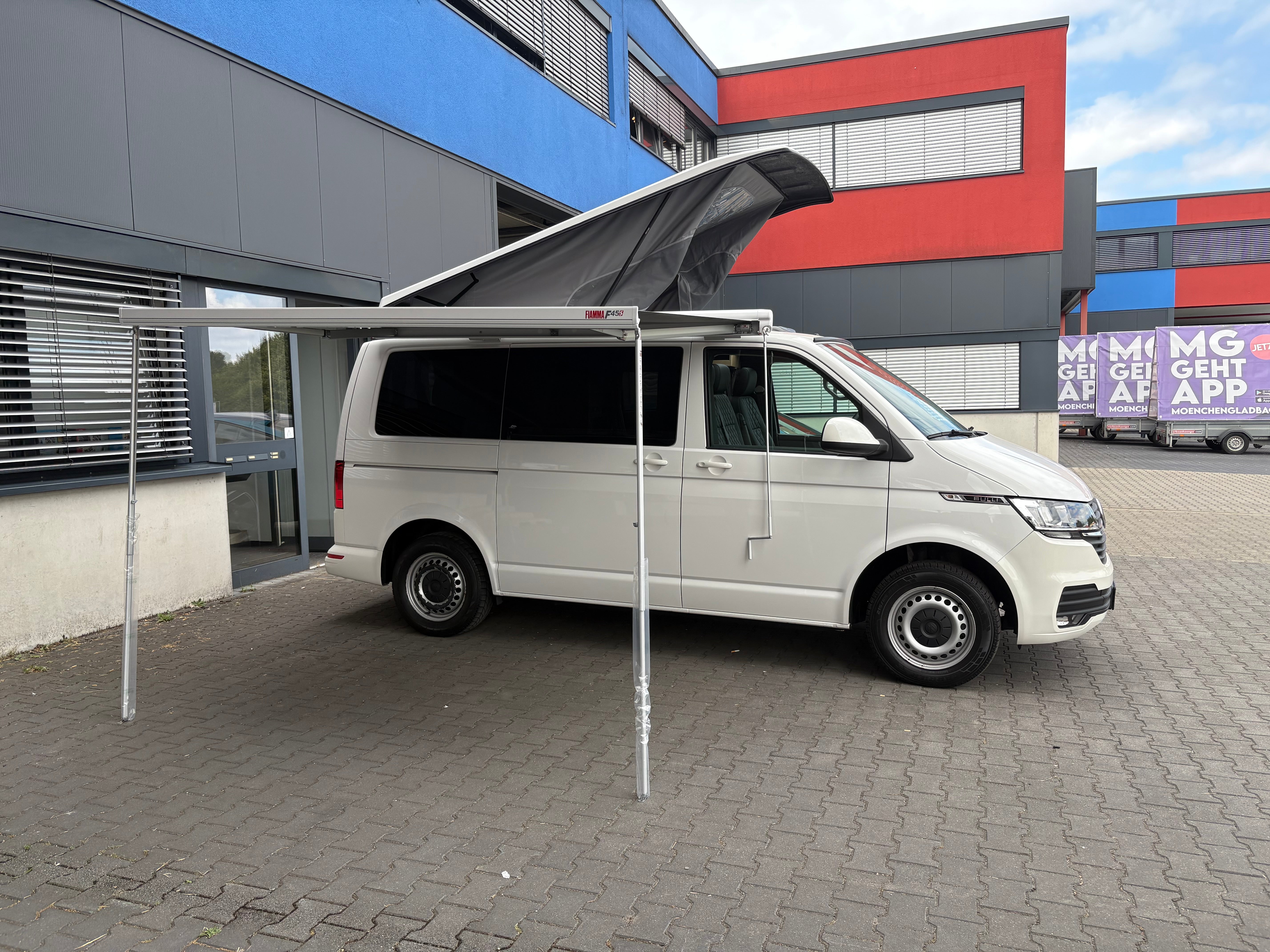Volkswagen T6.1 Camper 2.0 TDI 150PS unfallfrei| mit Markise | Wohnmobil mit Hubdach Schlafdach, PDC, Navi, Rückfahrkamera | Campervan Umbau 5 Sitzer