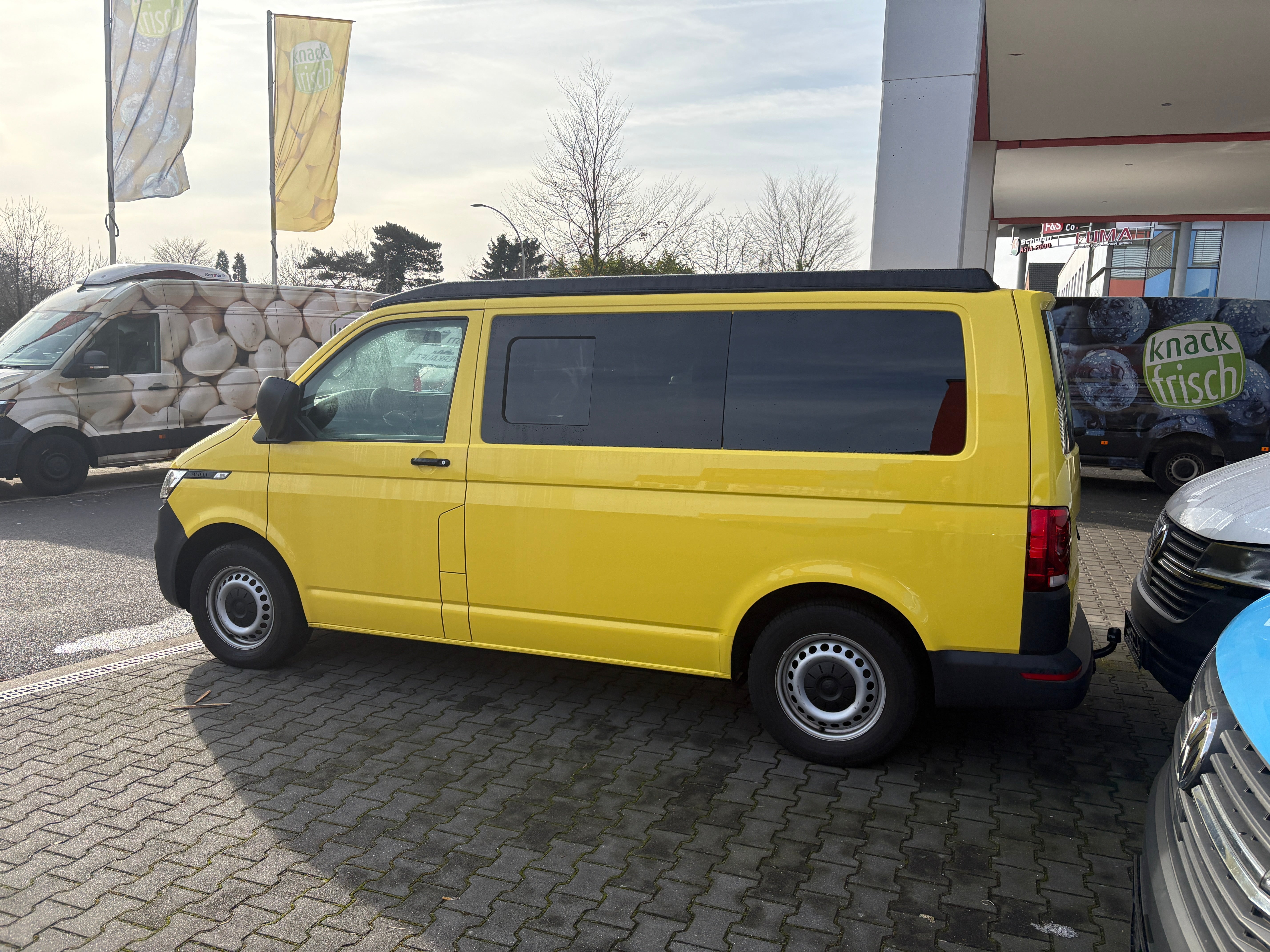 Volkswagen T6.1 Camper 2.0 TDI 150PS 6-Gang unfallfrei | Wohnmobil mit Hubdach Schlafdach, PDC, Anhängerkupplung, Rückfahrkamera | Campervan Umbau 4 Sitzer VW, Foto 3 | Weit & Wald Mönchengladbach