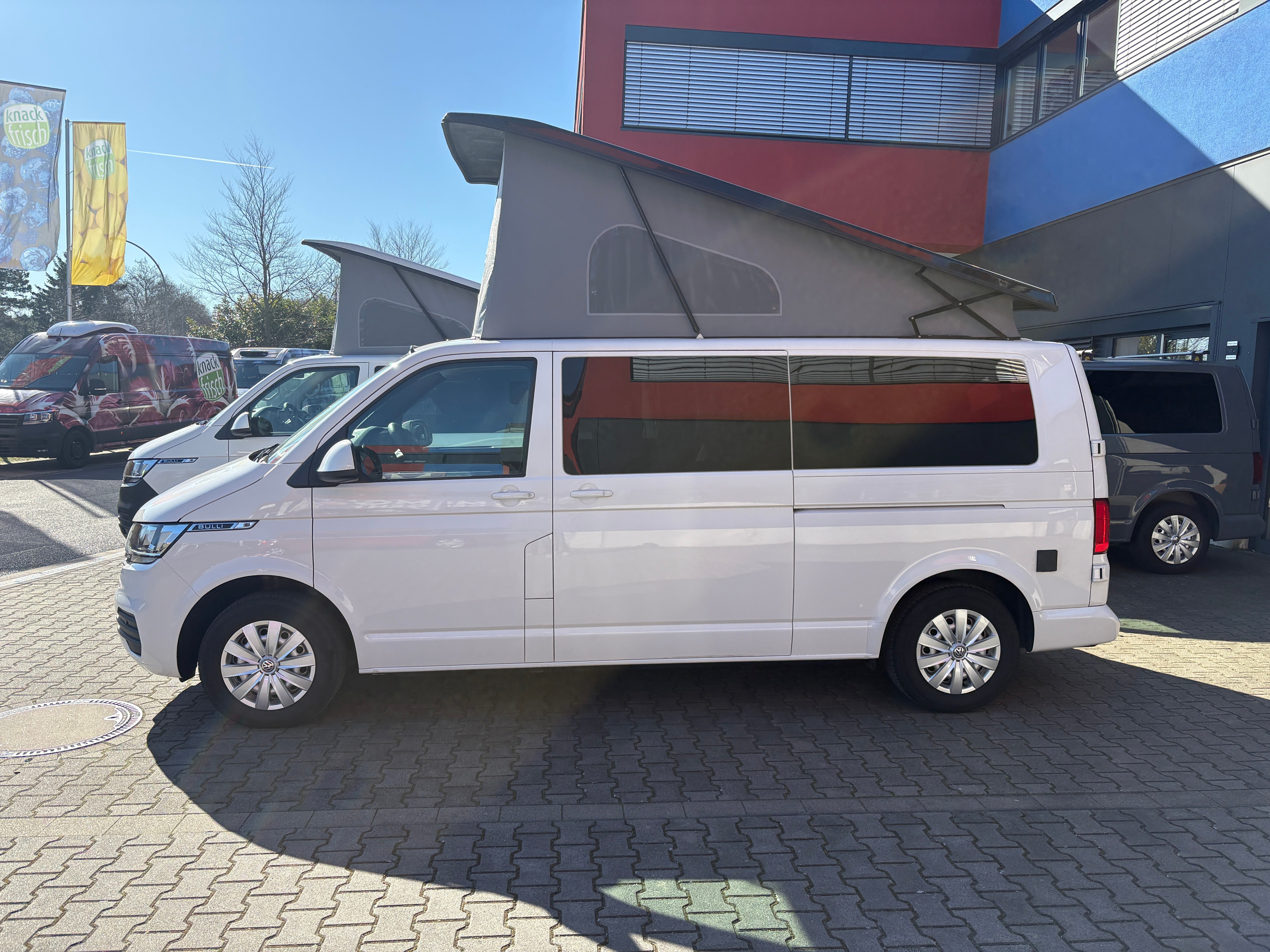 Volkswagen T6.1 Camper mit Schlafdach & WC, 2.0 TDI, 150 PS, Schalter - 6 Gang | VW Bulli Wohmobil Campervan im Umbau - Besichtigung möglich | KM-Stand: 130.000 km, EZ: 09.2021, Weiß