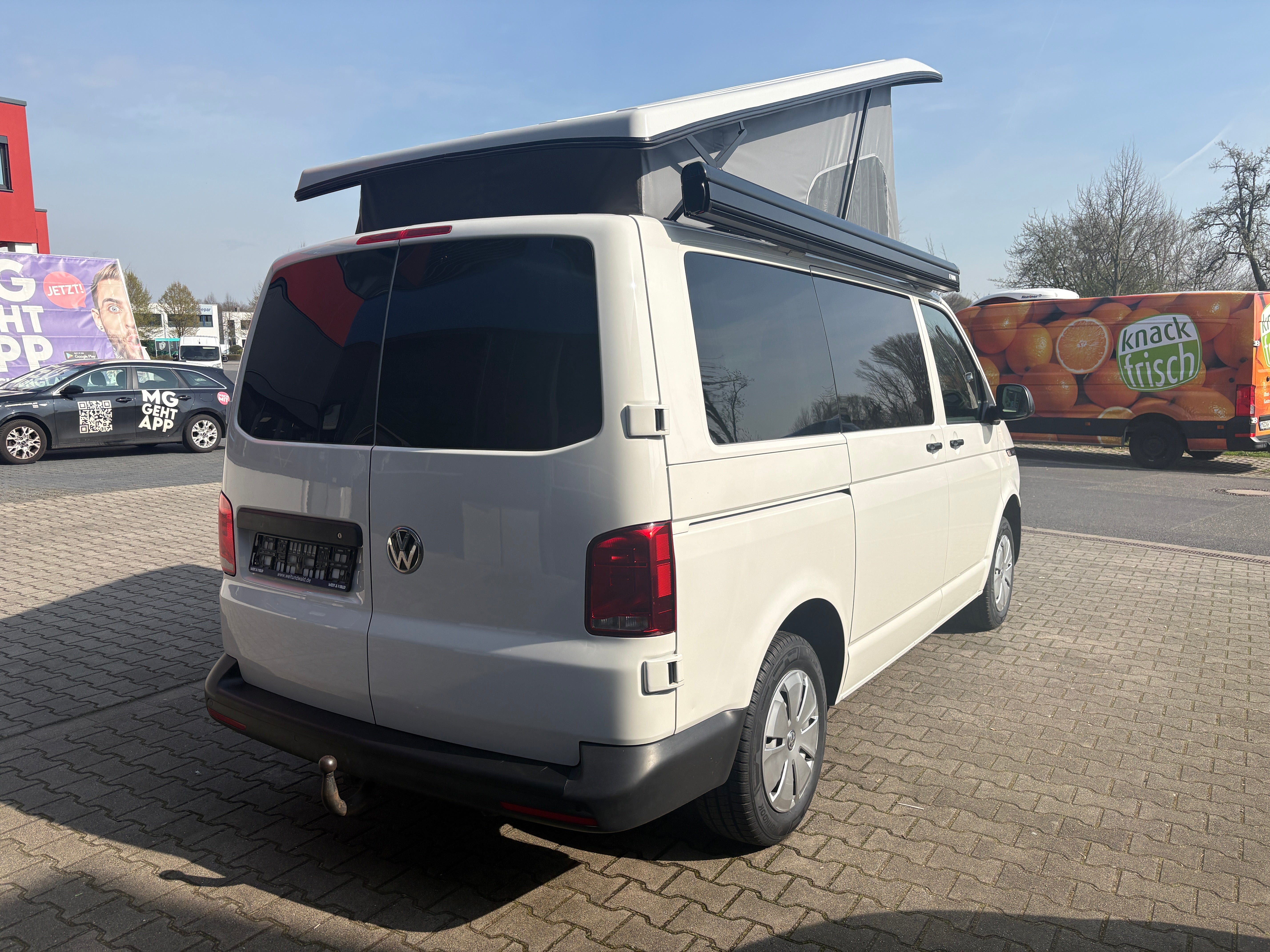 Volkswagen T6.1 Camper mit Schlafdach 2.0 TDI, 110 PS | VW Bulli Wohmobil Campervan | KM-Stand: 109.000 km, EZ: 11.2020, Weiß