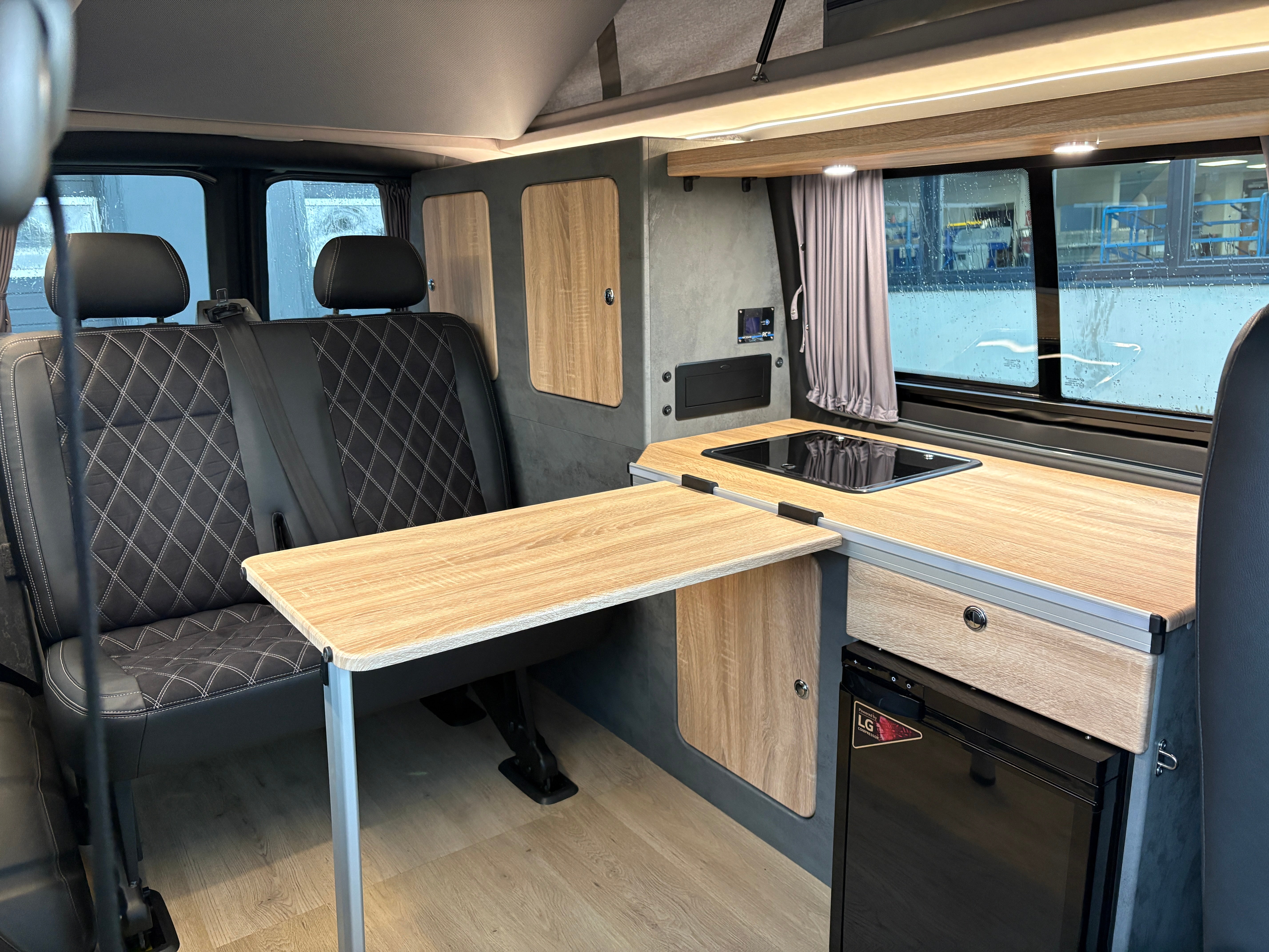 Volkswagen T6.1 Camper mit Schlafdach 2.0 TDI, 150 PS, Gelb, DSG | VW Bulli Wohmobil Campervan | KM-Stand: 81.000 km, EZ: 02.2020, Foto 2 | Weit & Wald Mönchengladbach