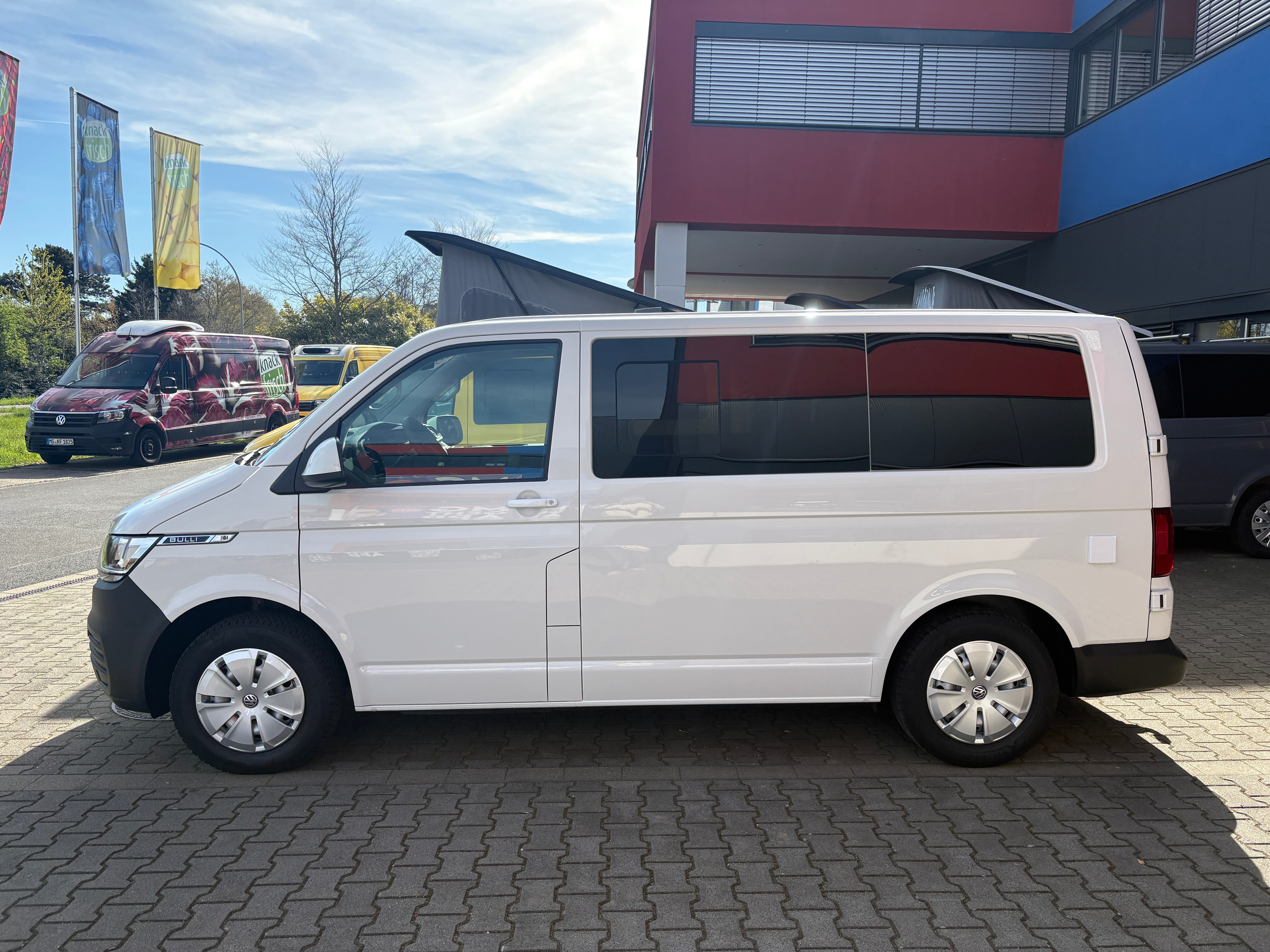 Volkswagen T6.1 Camper 2.0 TDI, 110 PS, Weiß | VW Bulli Wohmobil Campervan | KM-Stand: 143.000 km, EZ: 10.2020, Foto 1 | Weit & Wald Mönchengladbach