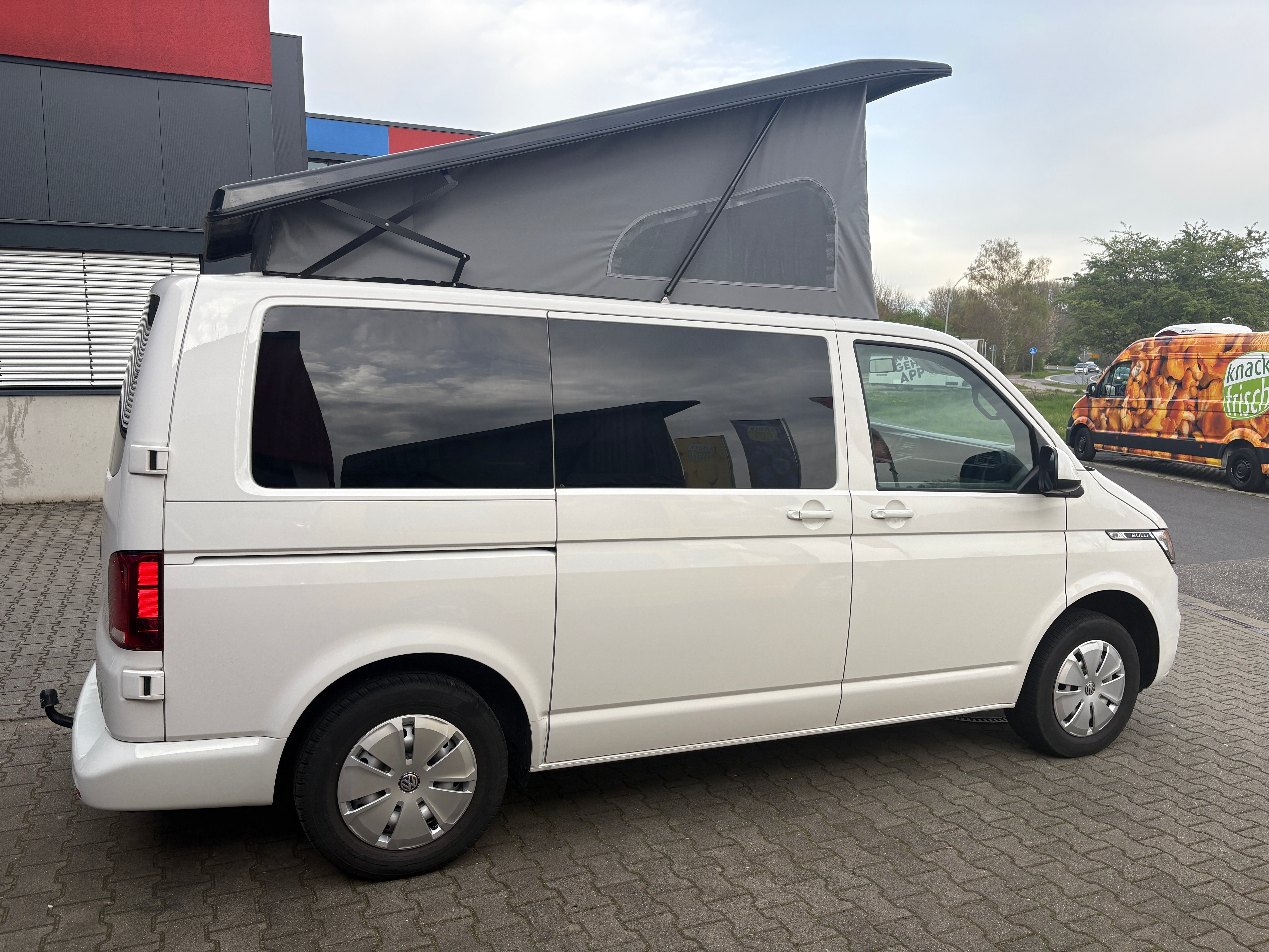 Volkswagen T6.1 Camper mit Schlafdach 2.0 TDI, 110 PS, Weiß | VW Bulli Wohmobil Campervan | KM-Stand: 80.000 km, EZ: 05.2021, Foto 6 | Weit & Wald Mönchengladbach