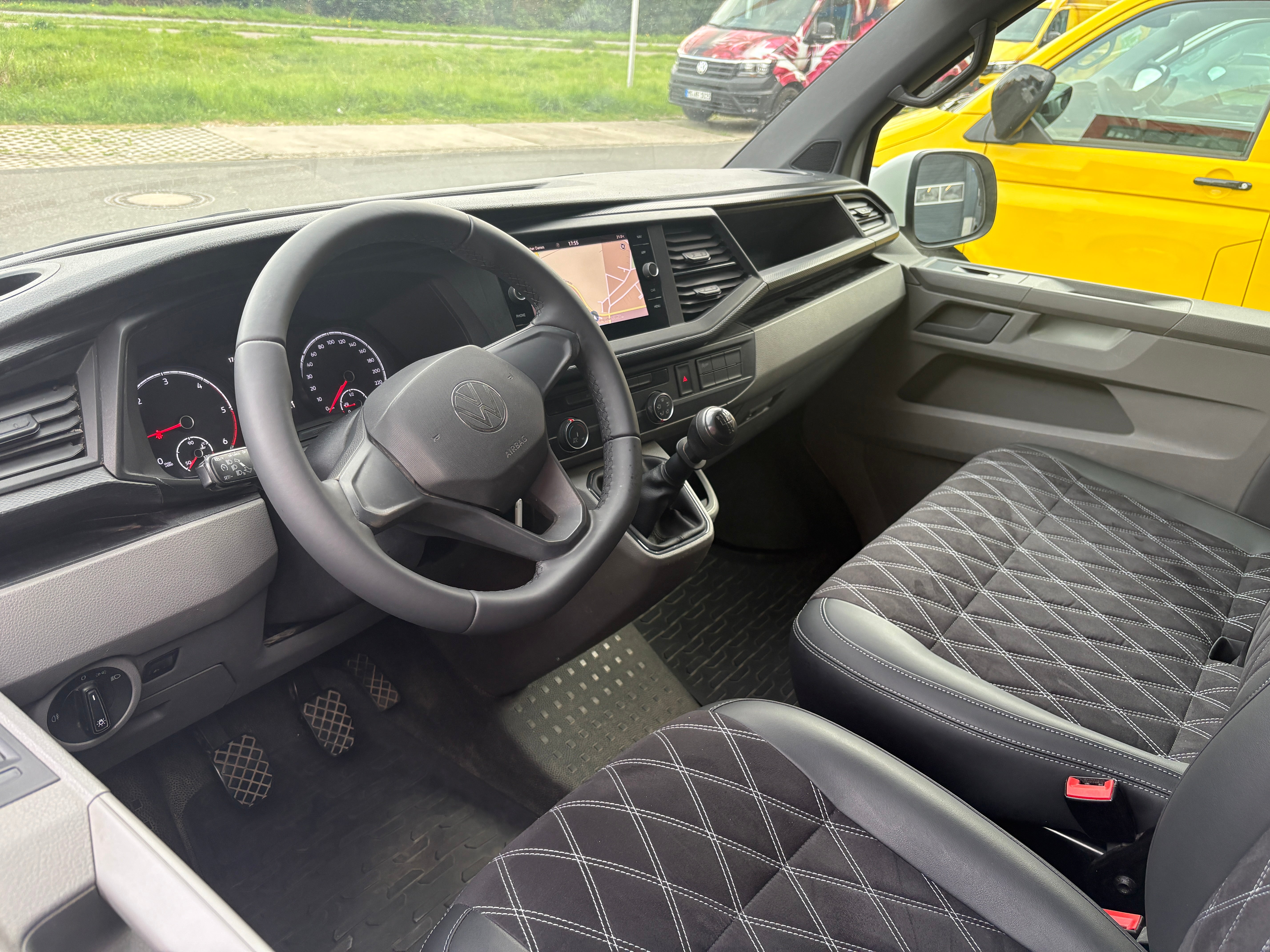 Volkswagen T6.1 Camper mit Schlafdach 2.0 TDI, 110 PS, Weiß | VW Bulli Wohmobil Campervan | KM-Stand: 80.000 km, EZ: 05.2021, Foto 10 | Weit & Wald Mönchengladbach