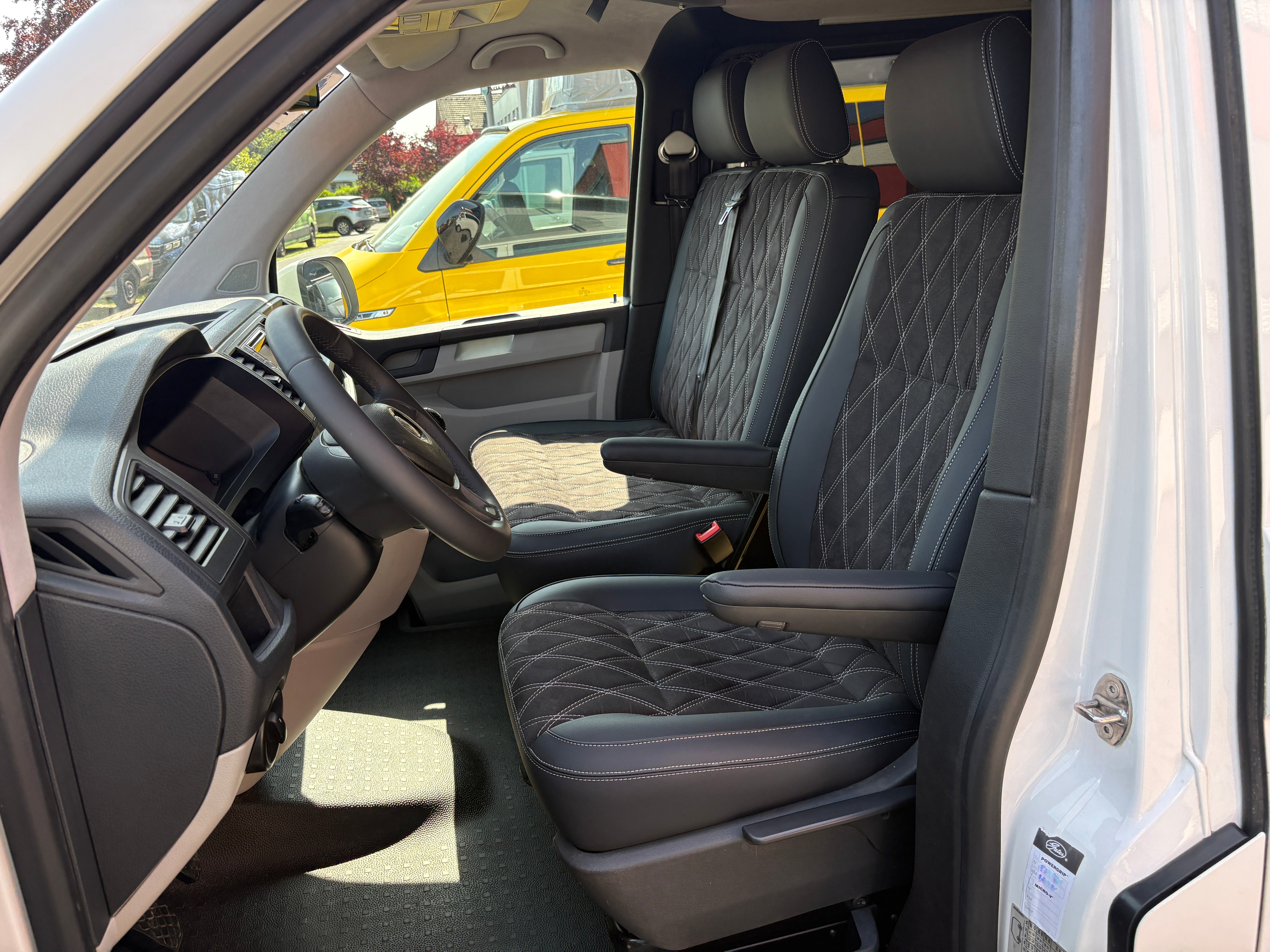 Volkswagen T6 Camper mit Aufstelldach, 2.0 TDI, 114 PS / 84KW | VW Bulli Wohnmobil Campervan Kastenwagen