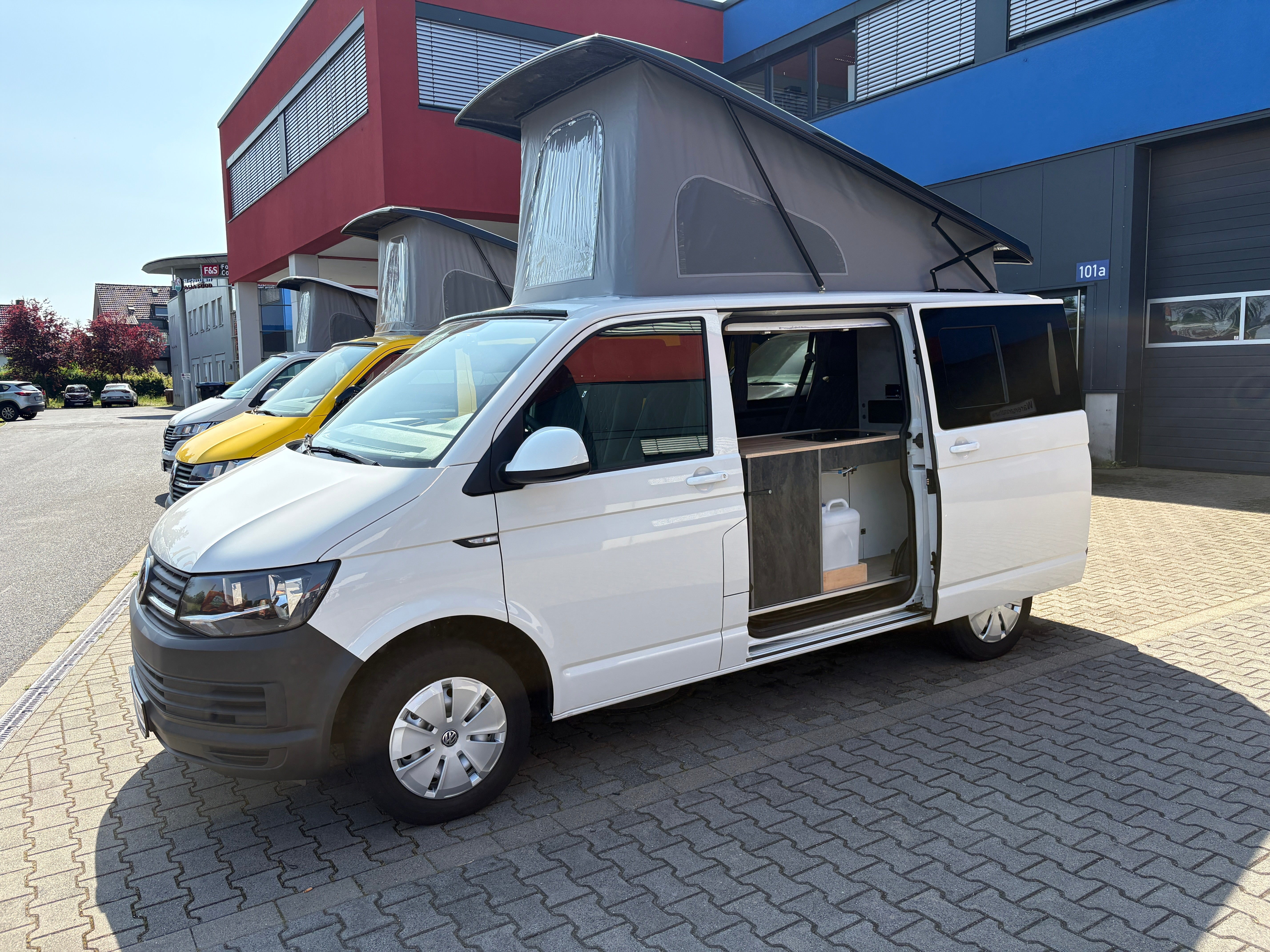 Volkswagen T6 Camper mit Aufstelldach, 2.0 TDI, 114 PS / 84KW | VW Bulli Wohnmobil Campervan Kastenwagen