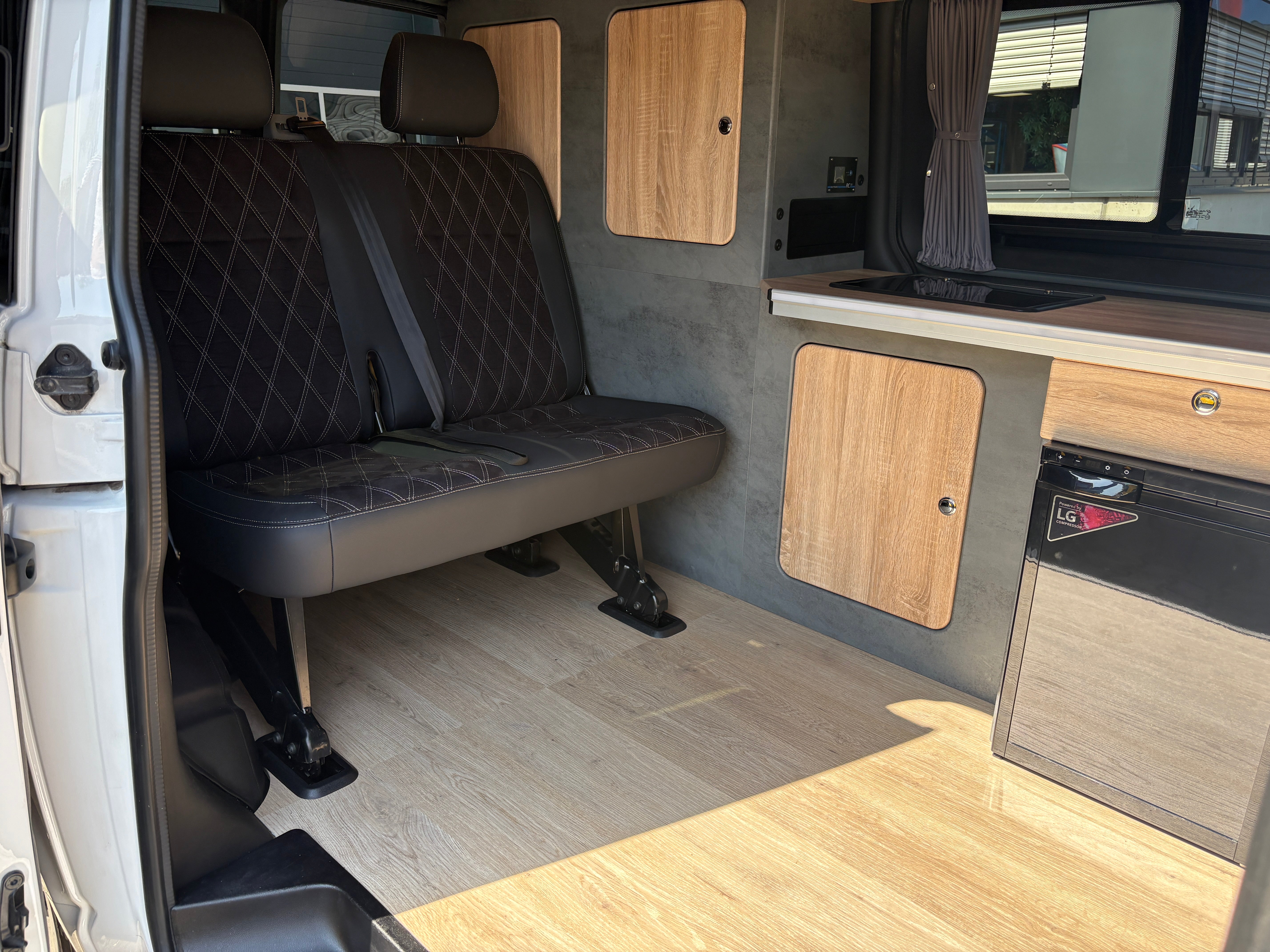 Volkswagen T6 Camper mit Aufstelldach, 2.0 TDI, 114 PS / 84KW | VW Bulli Wohnmobil Campervan Kastenwagen