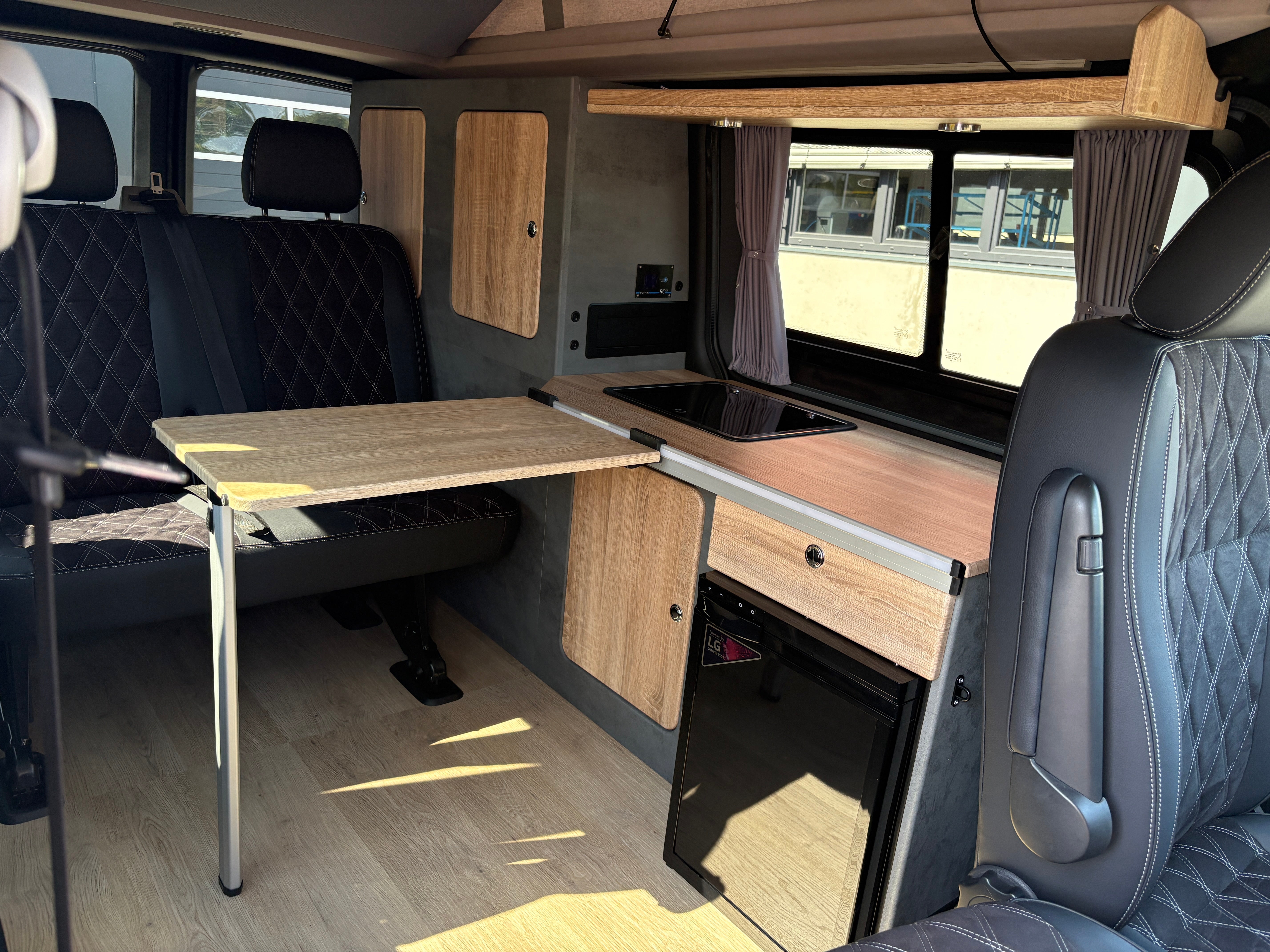 Volkswagen T6 Camper mit Aufstelldach, 2.0 TDI, 114 PS / 84KW | VW Bulli Wohnmobil Campervan Kastenwagen