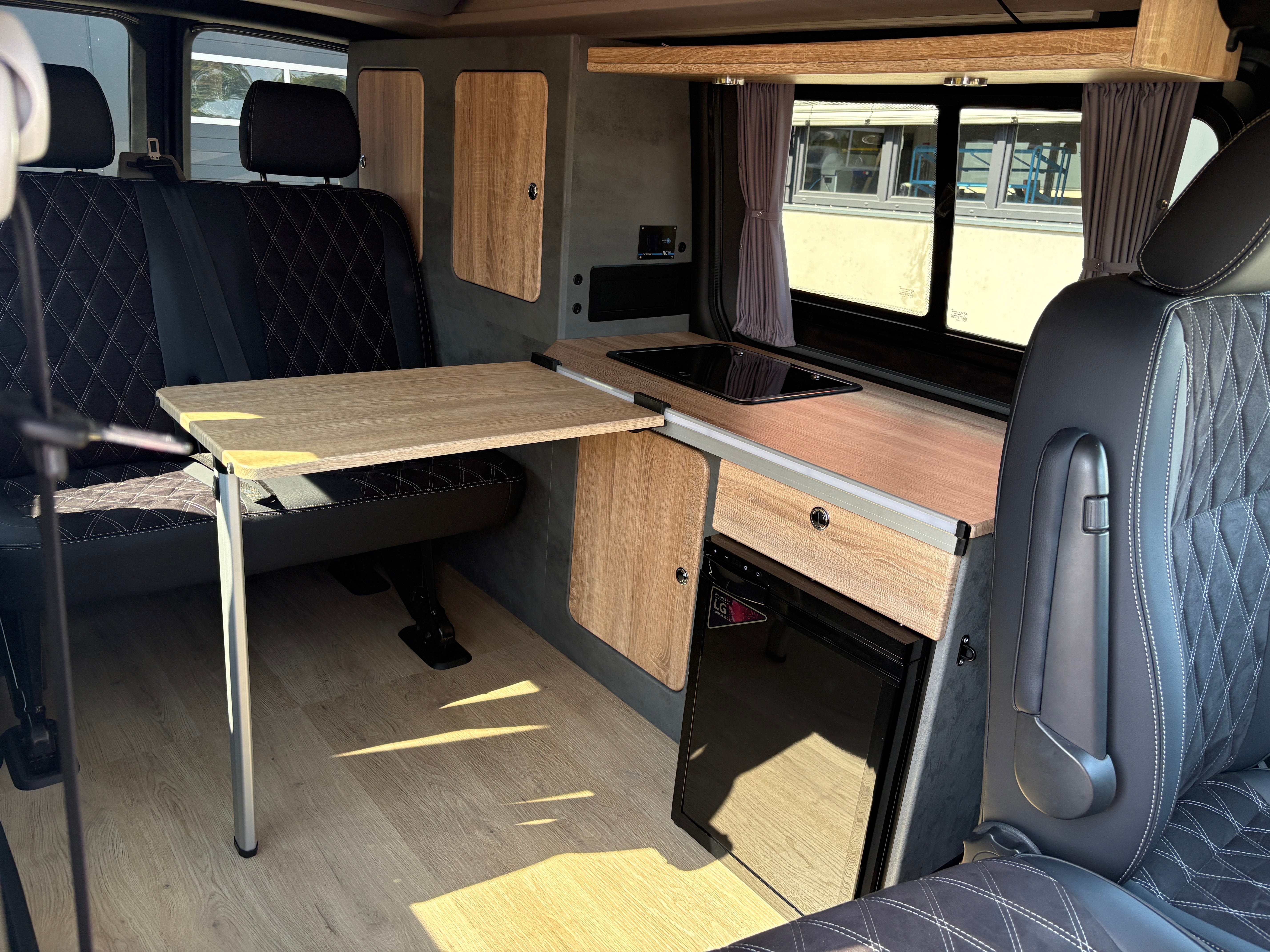 Volkswagen T6 Camper mit Aufstelldach, 2.0 TDI, 114 PS / 84KW | VW Bulli Wohnmobil Campervan Kastenwagen
