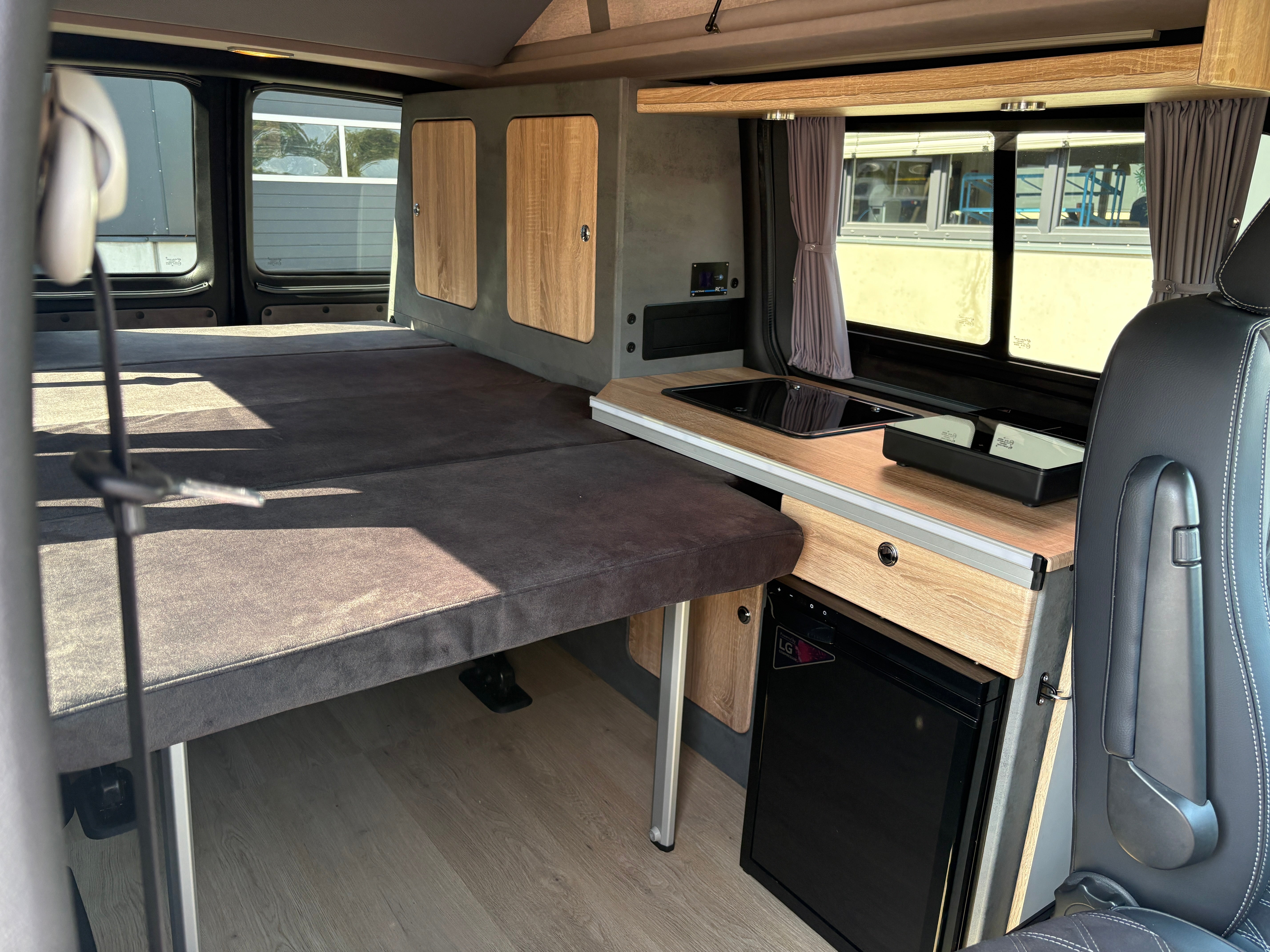 Volkswagen T6 Camper mit Aufstelldach, 2.0 TDI, 114 PS / 84KW | VW Bulli Wohnmobil Campervan Kastenwagen