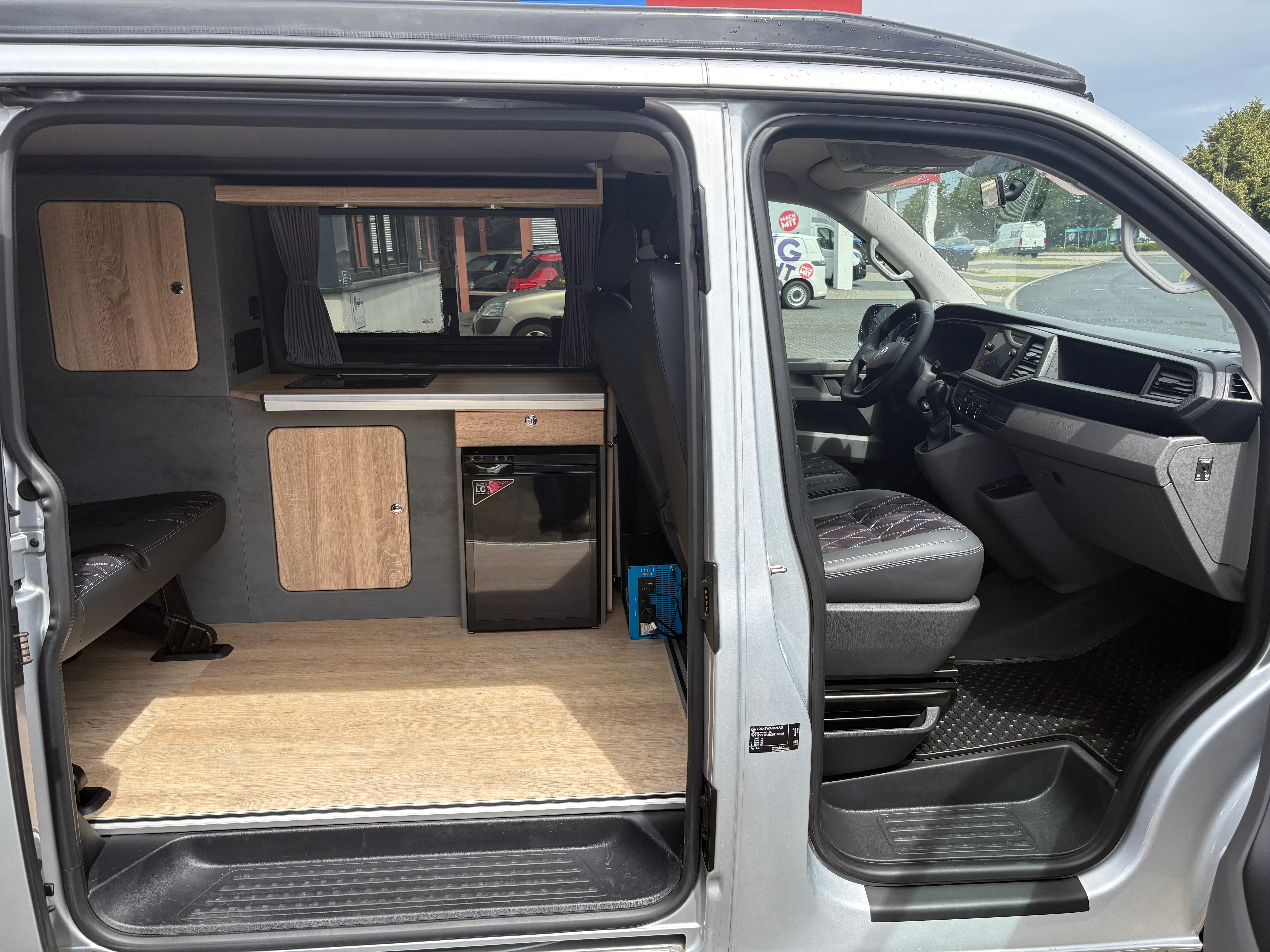 Volkswagen T6.1 Camper mit Aufstelldach, 2.0 TDI, 150 PS / 110KW, DSG | VW Bulli Wohnmobil Campervan Kastenwagen
