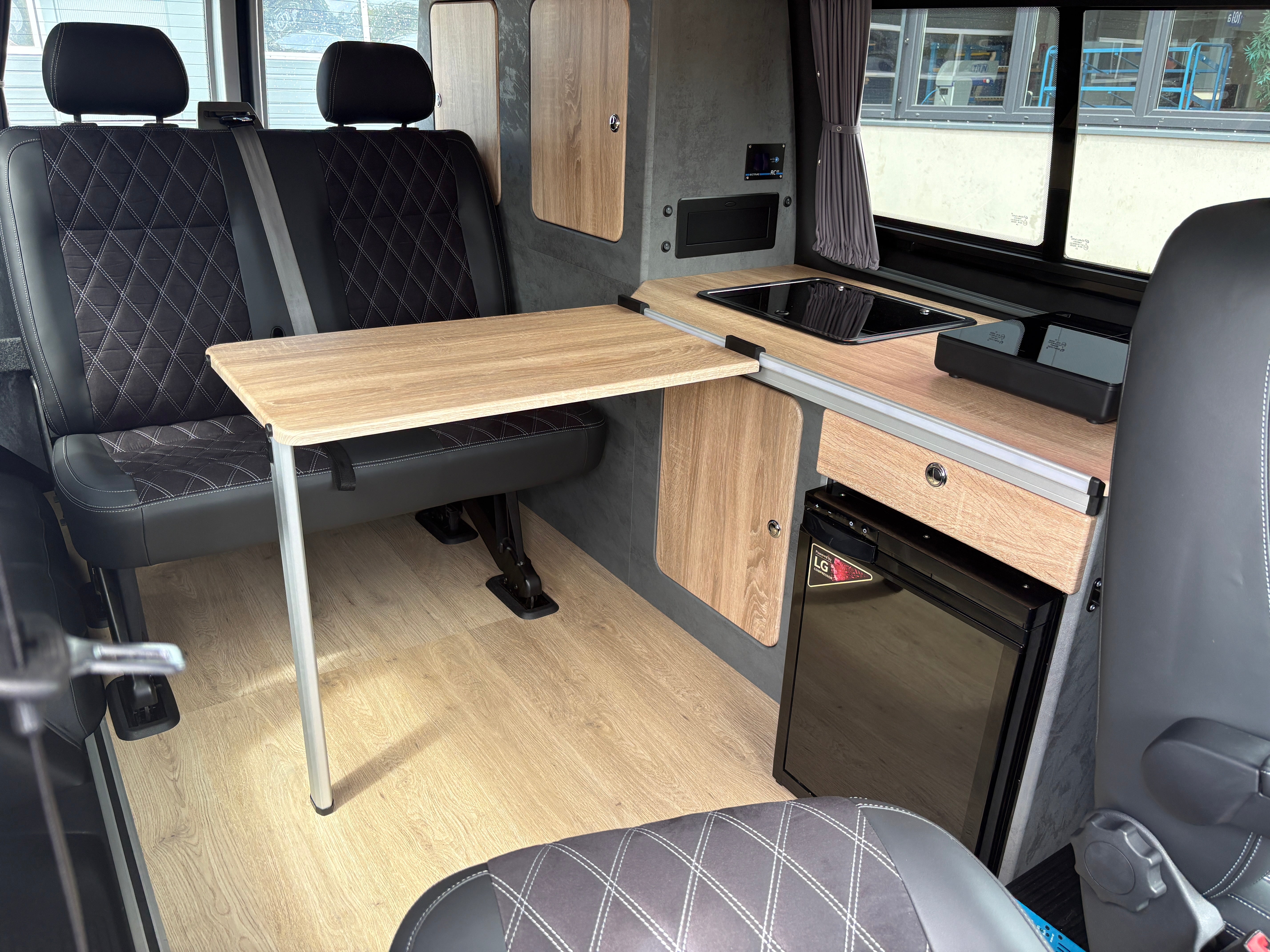 Volkswagen T6.1 Camper mit Aufstelldach, 2.0 TDI, 150 PS / 110KW, DSG | VW Bulli Wohnmobil Campervan Kastenwagen