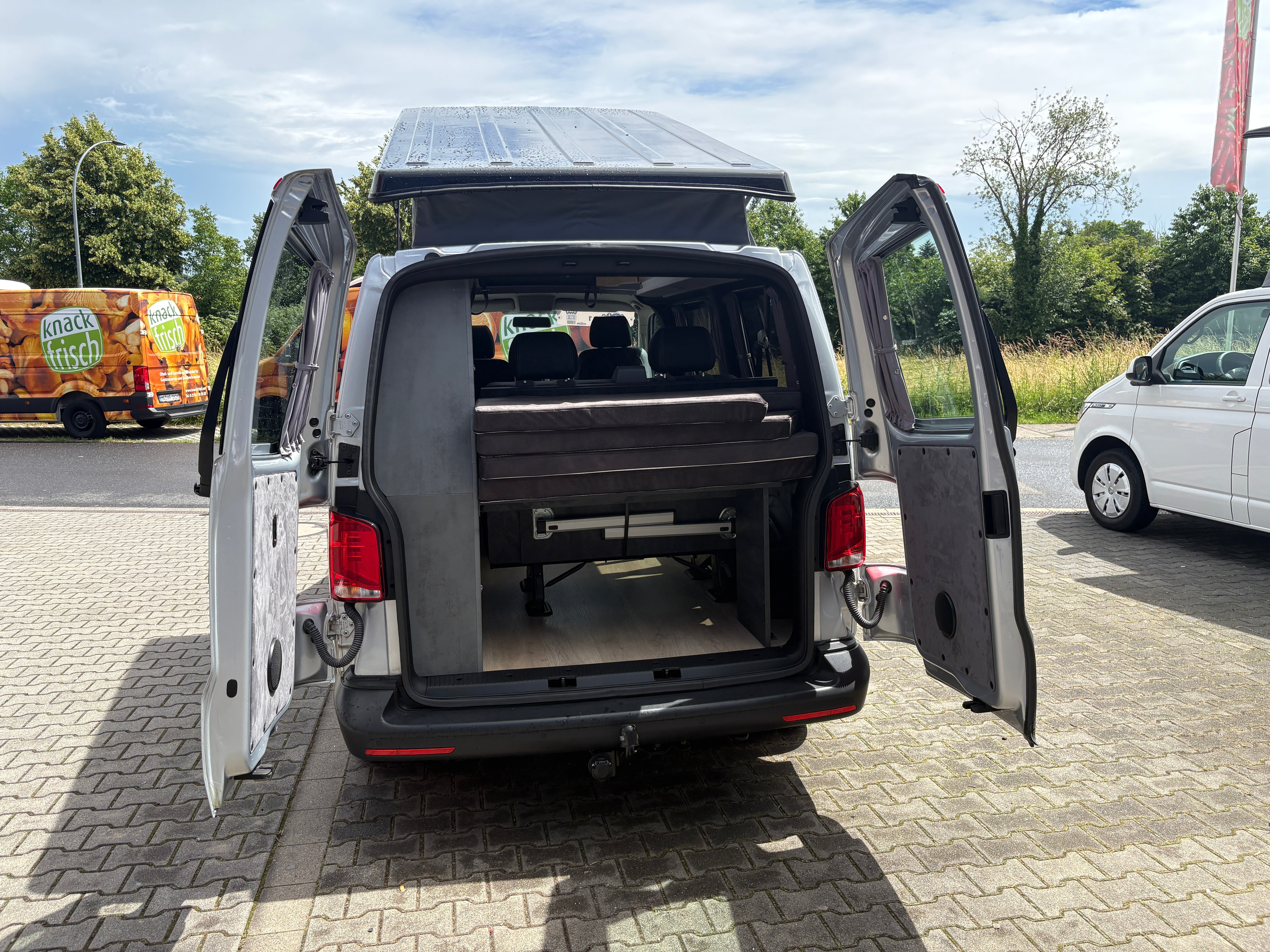Volkswagen T6.1 Camper mit Aufstelldach, 2.0 TDI, 150 PS / 110KW, DSG | VW Bulli Wohnmobil Campervan Kastenwagen