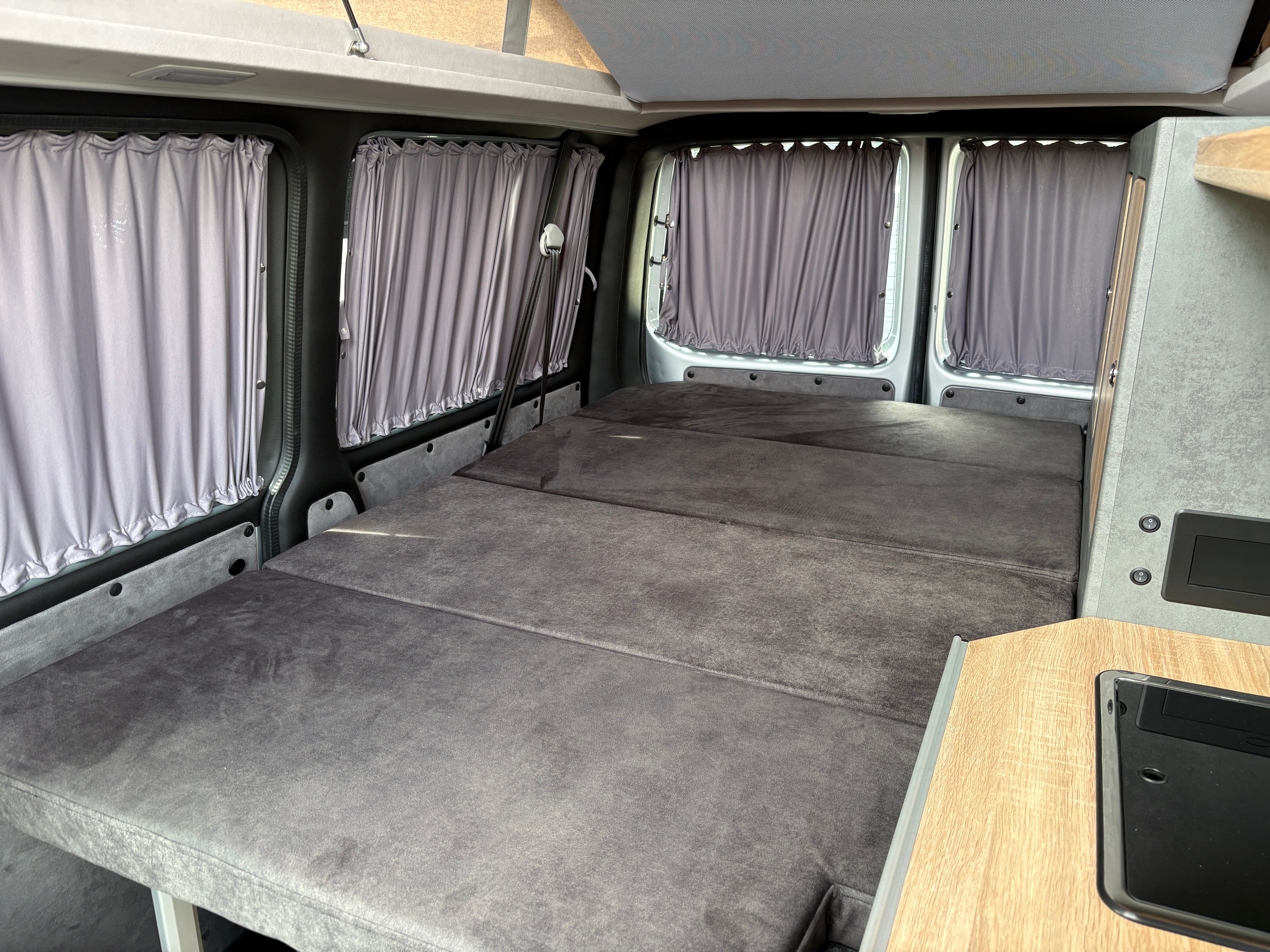 Volkswagen T6.1 Camper mit Aufstelldach, 2.0 TDI, 150 PS / 110KW, DSG | VW Bulli Wohnmobil Campervan Kastenwagen